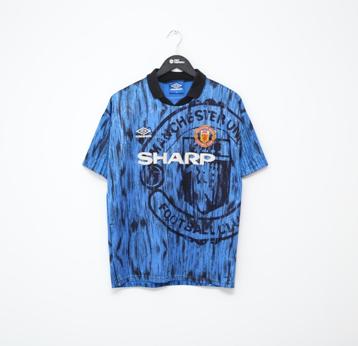 1992/93 Cantona #7 Manchester United Umbro away football shirt in blue with embossed tonal pattern