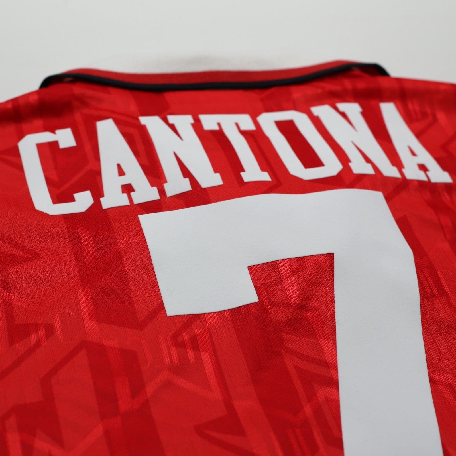 1992/94 Cantona #7 Manchester United Vintage Umbro Home Football Shirt (L)