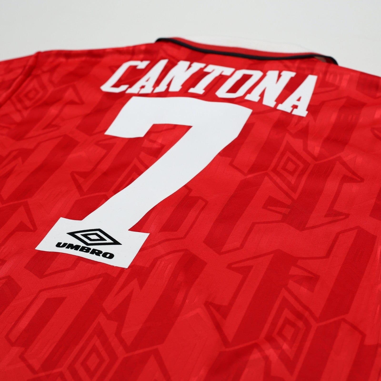 1992/94 Cantona #7 Manchester United Vintage Umbro Home Football Shirt (L)