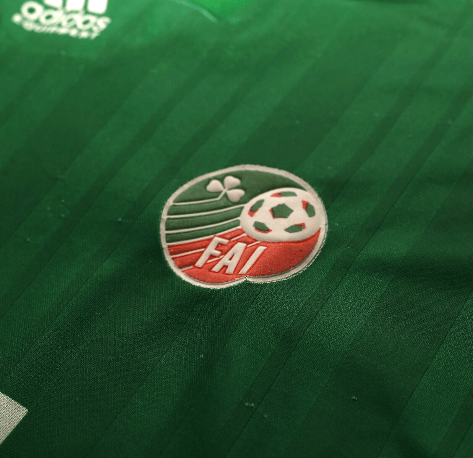 1992/94 IRELAND Vintage adidas Equipment Home Football Shirt Jersey (XL)