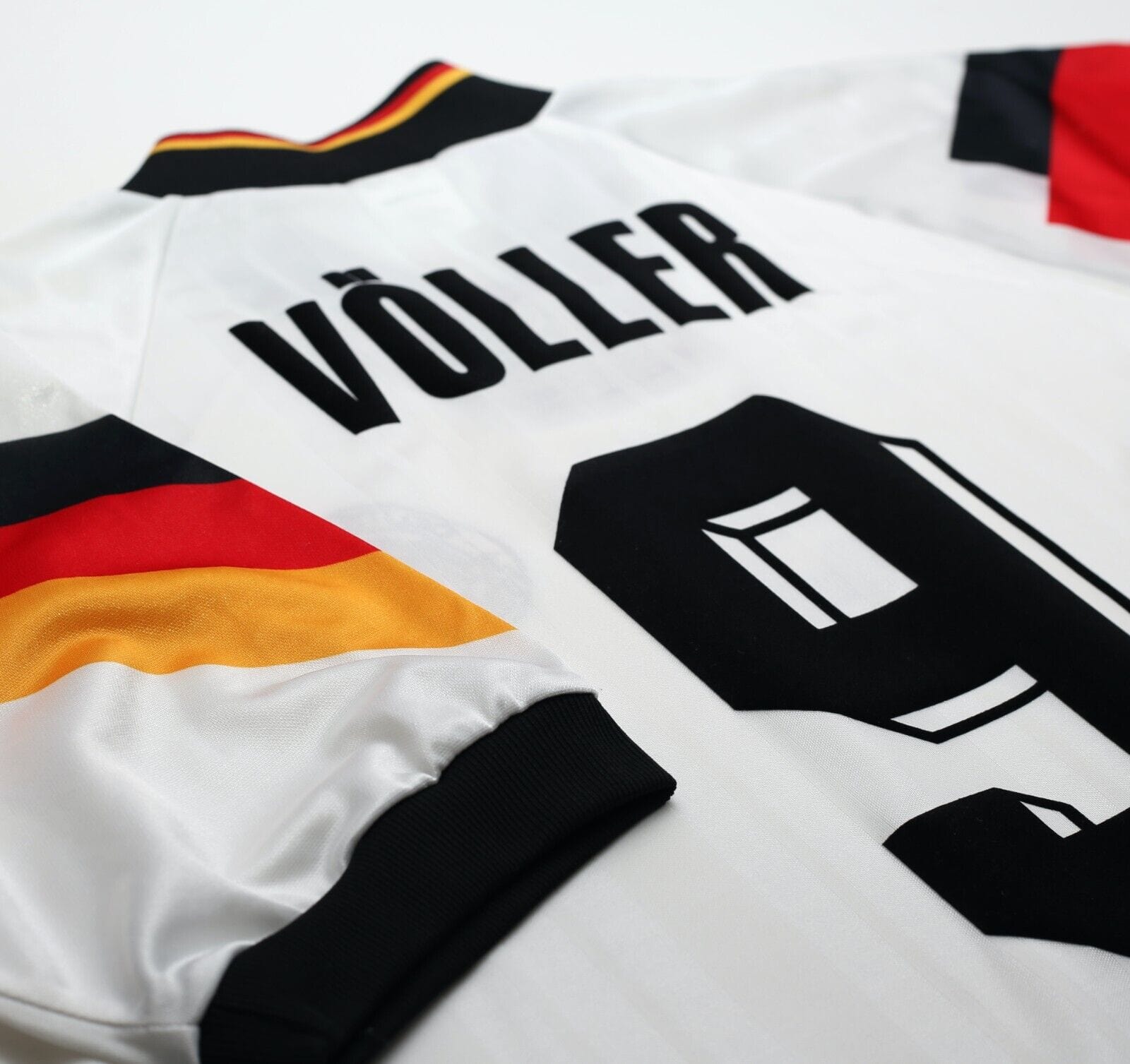 1992/94 VOLLER #9 Germany Vintage adidas Home Football Shirt (L) EURO 92