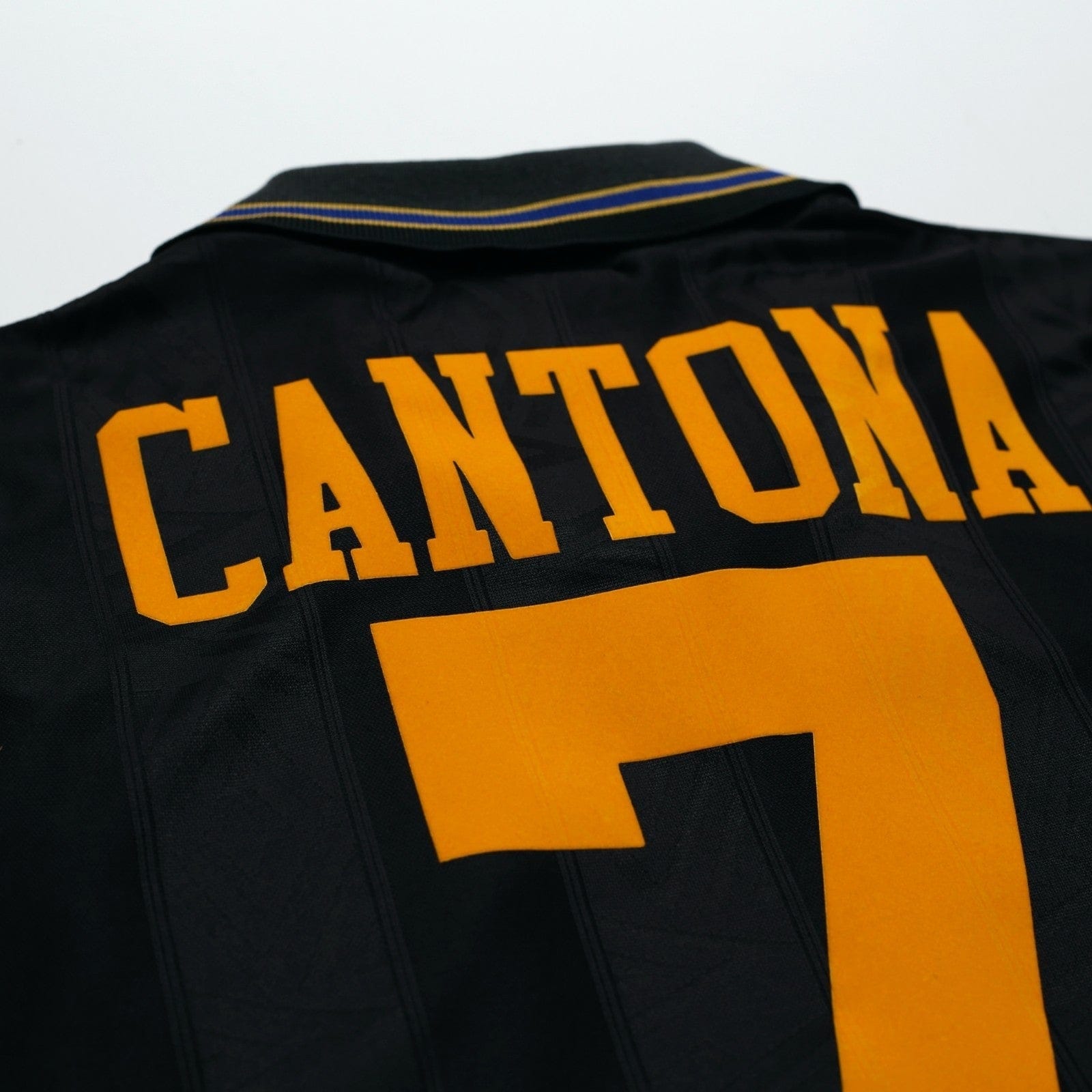 1993/95 Cantona #7 Manchester United Vintage Umbro Away Football Shirt (M)