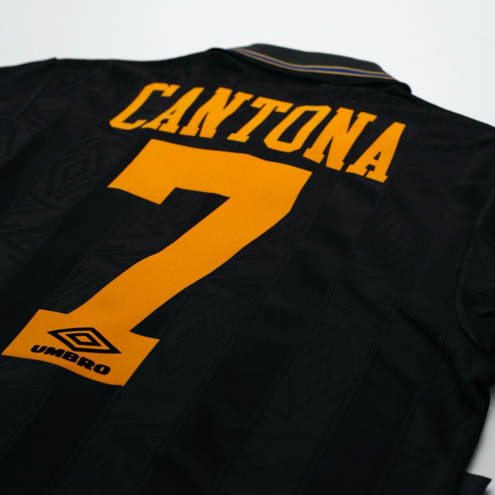 1993/95 Cantona #7 Manchester United Vintage Umbro Away Football Shirt (M)