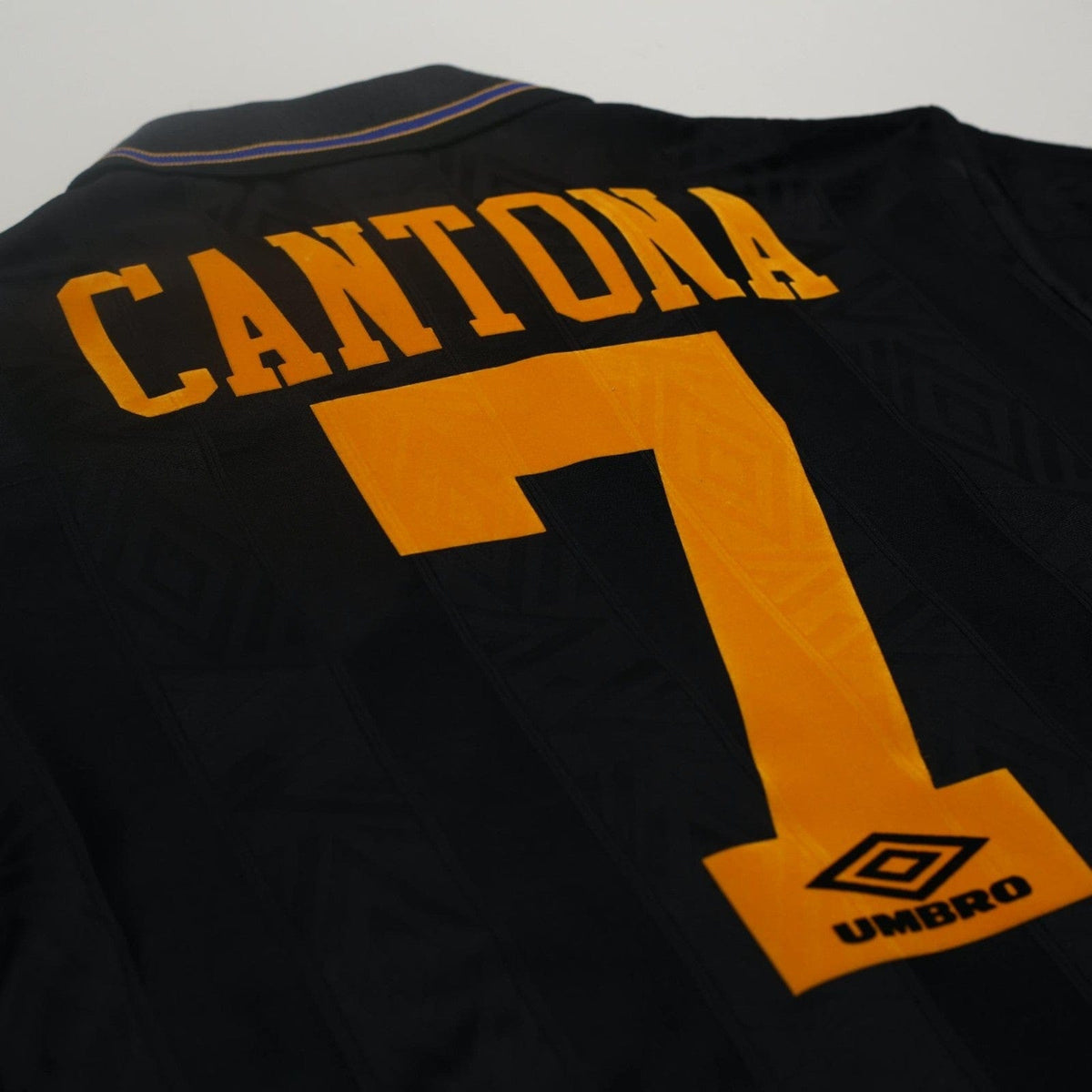1993/95 Cantona #7 Manchester United Vintage Umbro Away Football Shirt (S)