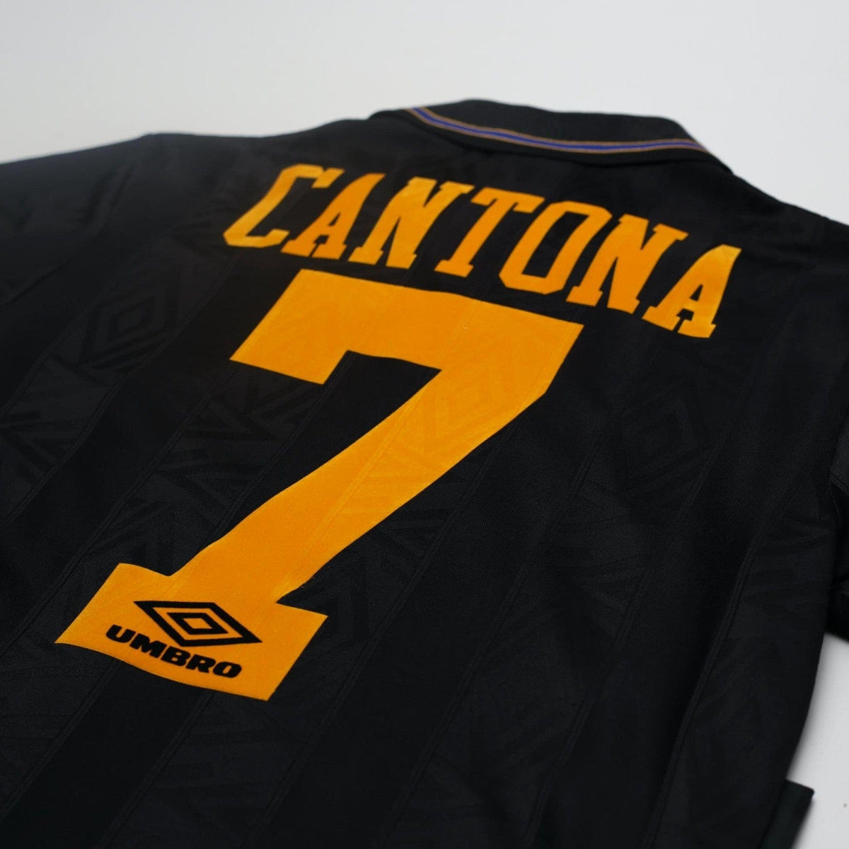 1993/95 Cantona #7 Manchester United Vintage Umbro Away Football Shirt (S)
