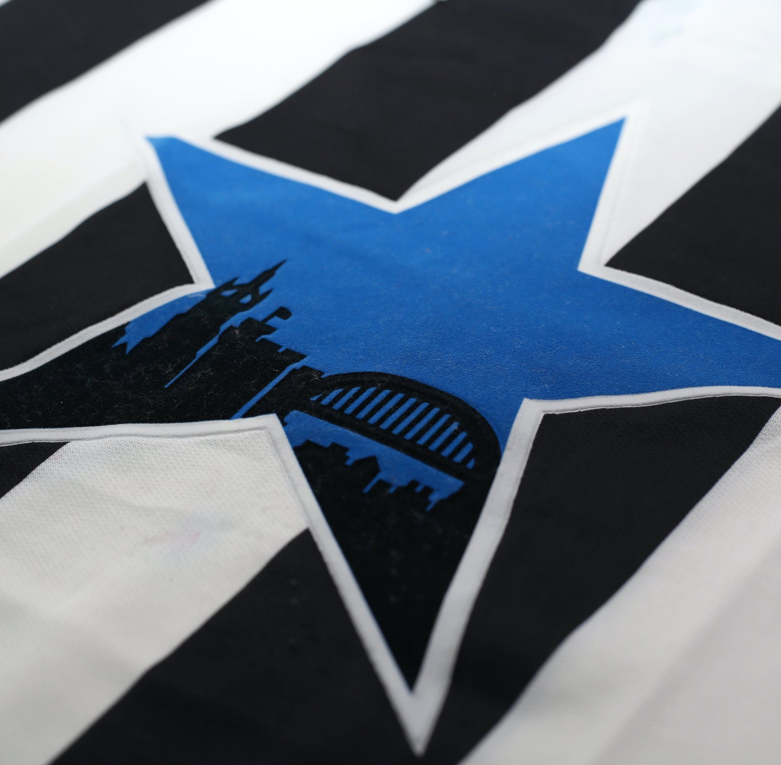 1993/95 COLE #9 Newcastle United Vintage Asics Football Shirt (L)