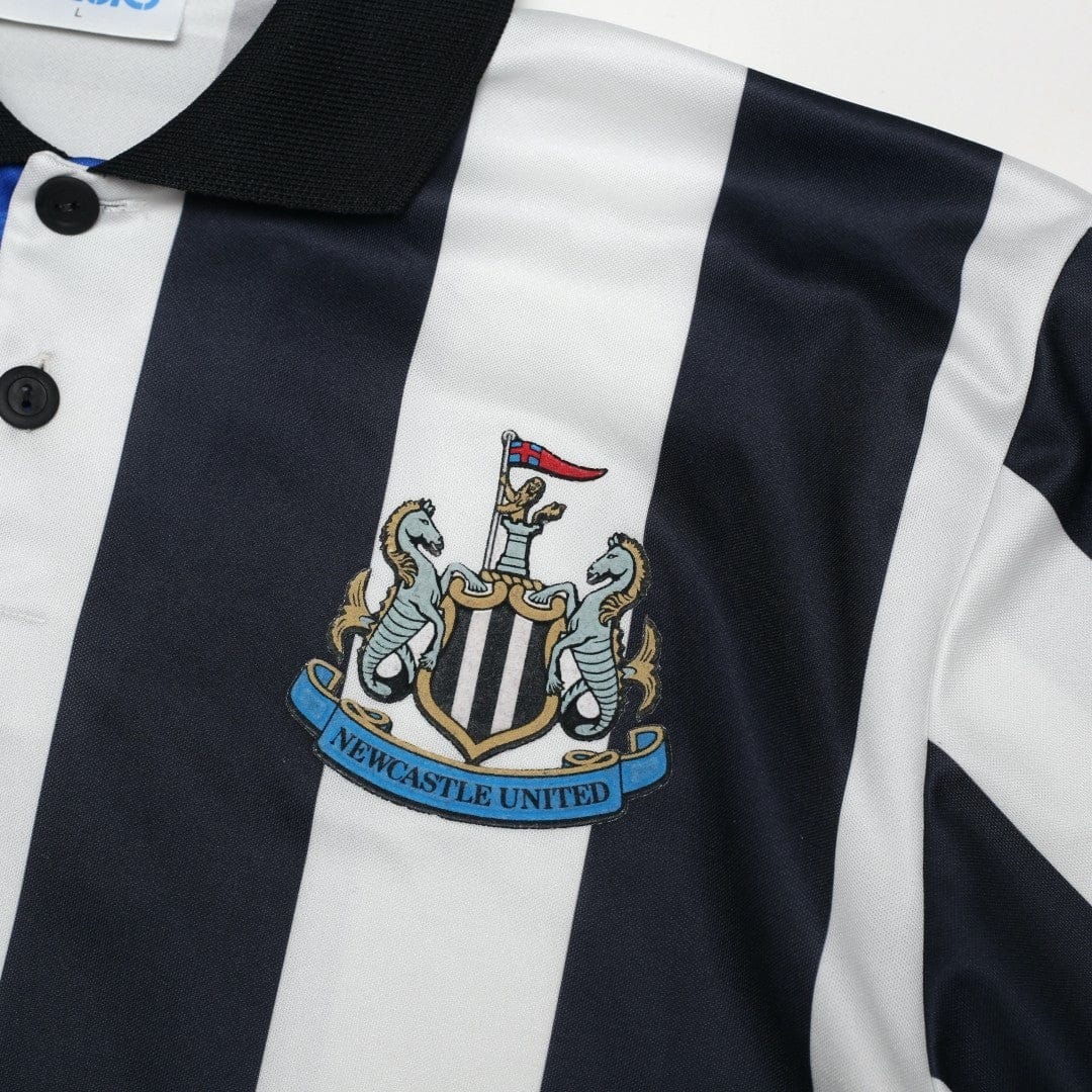 1993/95 Cole #9 Newcastle United Vintage Asics Home Football Shirt (L)