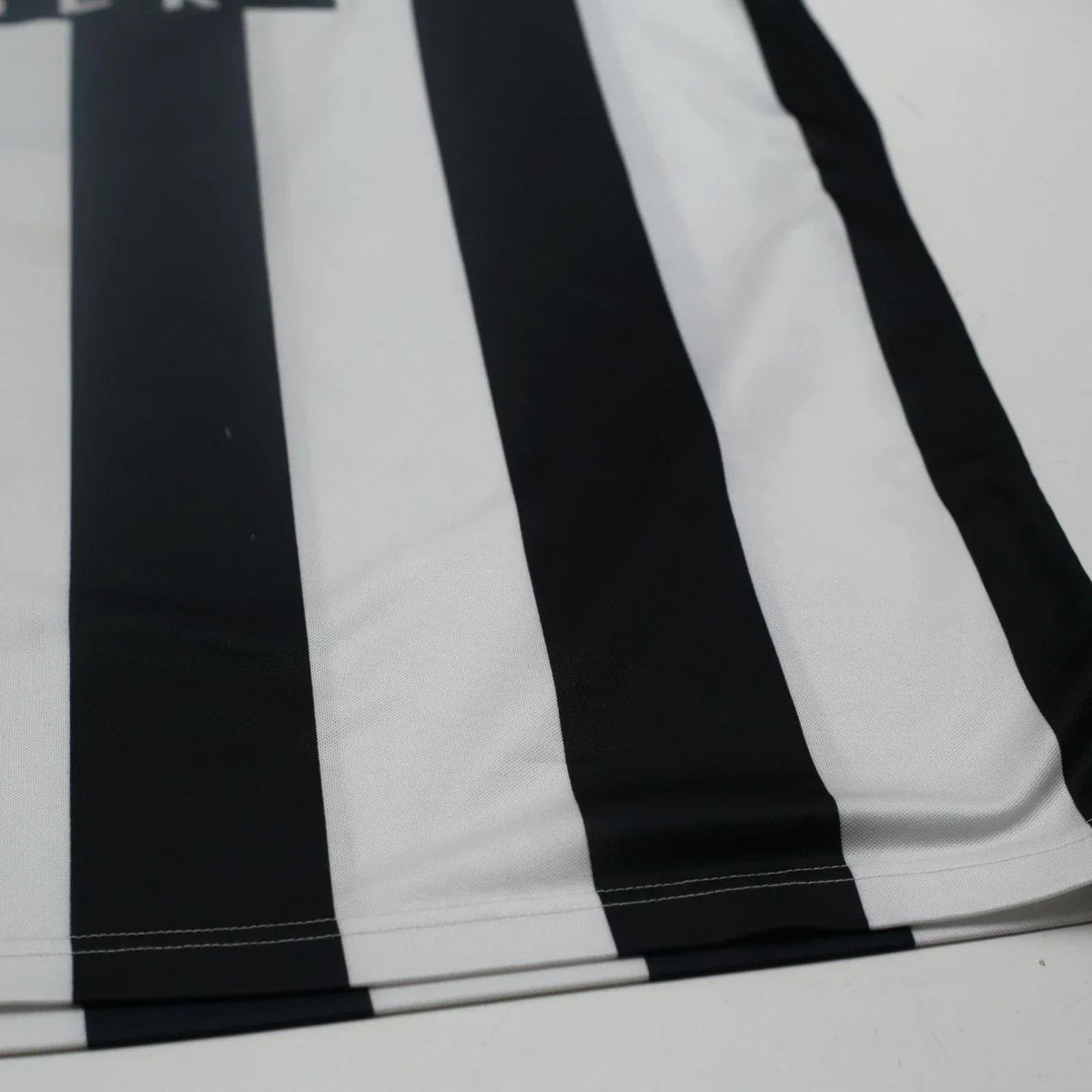 1993/95 Cole #9 Newcastle United Vintage Asics Home Football Shirt (XL)