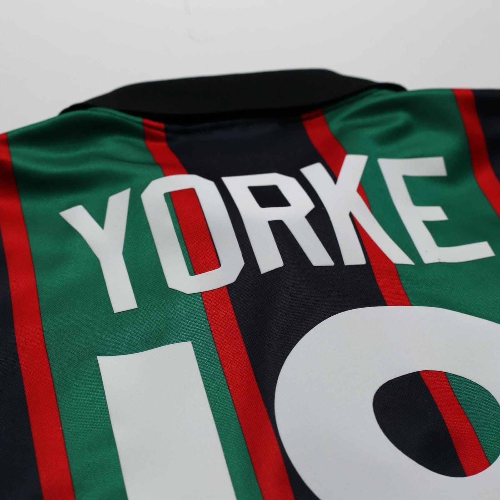 1993/95 Yorke #18 Aston Villa Vintage Asics Away Football Shirt (M)