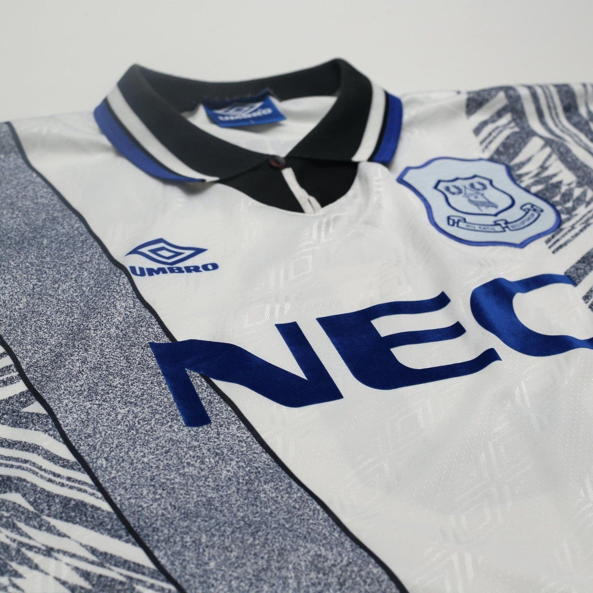1994/95 Ferguson #9 Everton Vintage Umbro Away Football Shirt (L)
