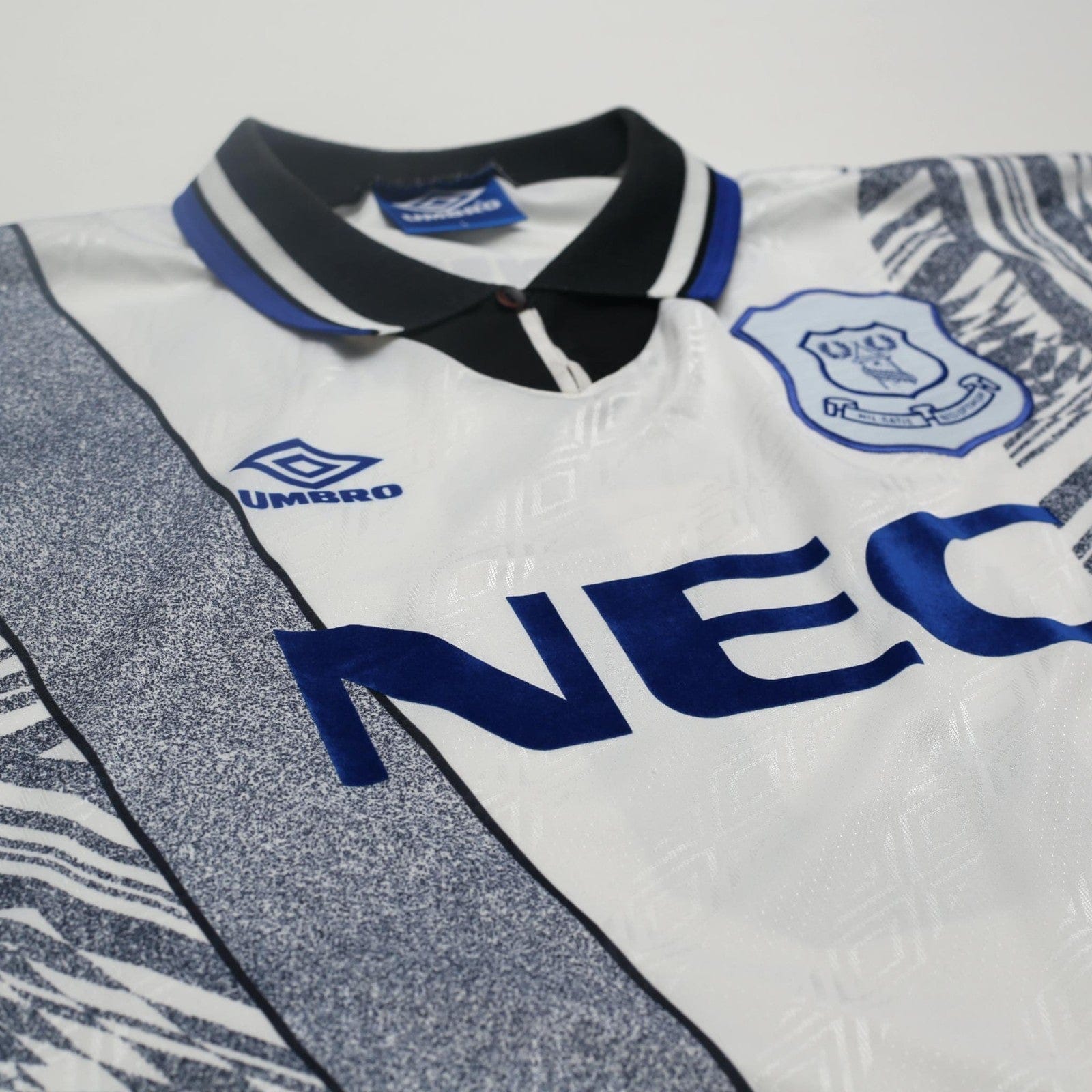 1994/95 Ferguson #9 Everton Vintage Umbro Away Football Shirt (L)