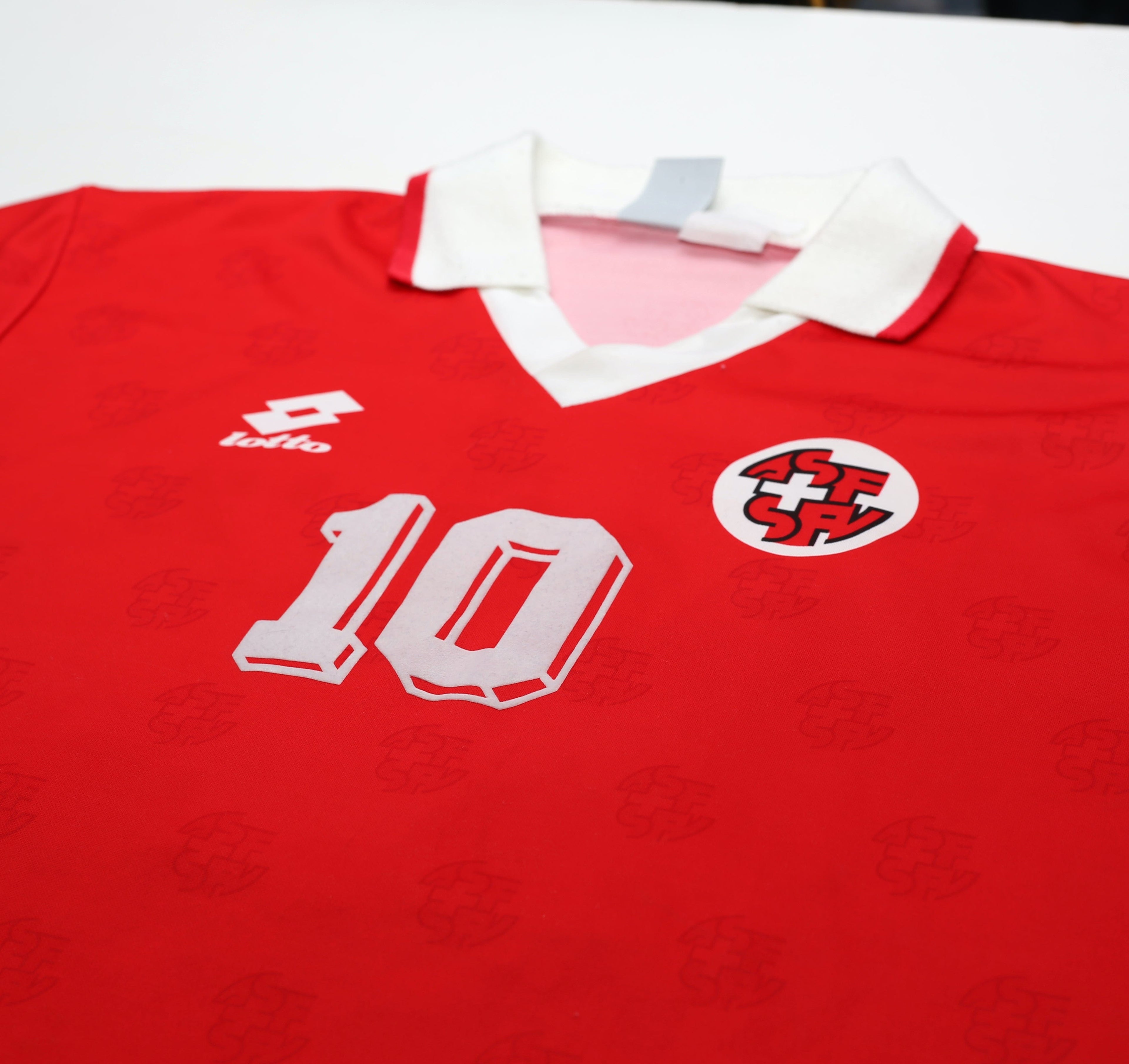 1994/96 #10 SWITZERLAND Vintage Lotto Home Football Shirt (L)
