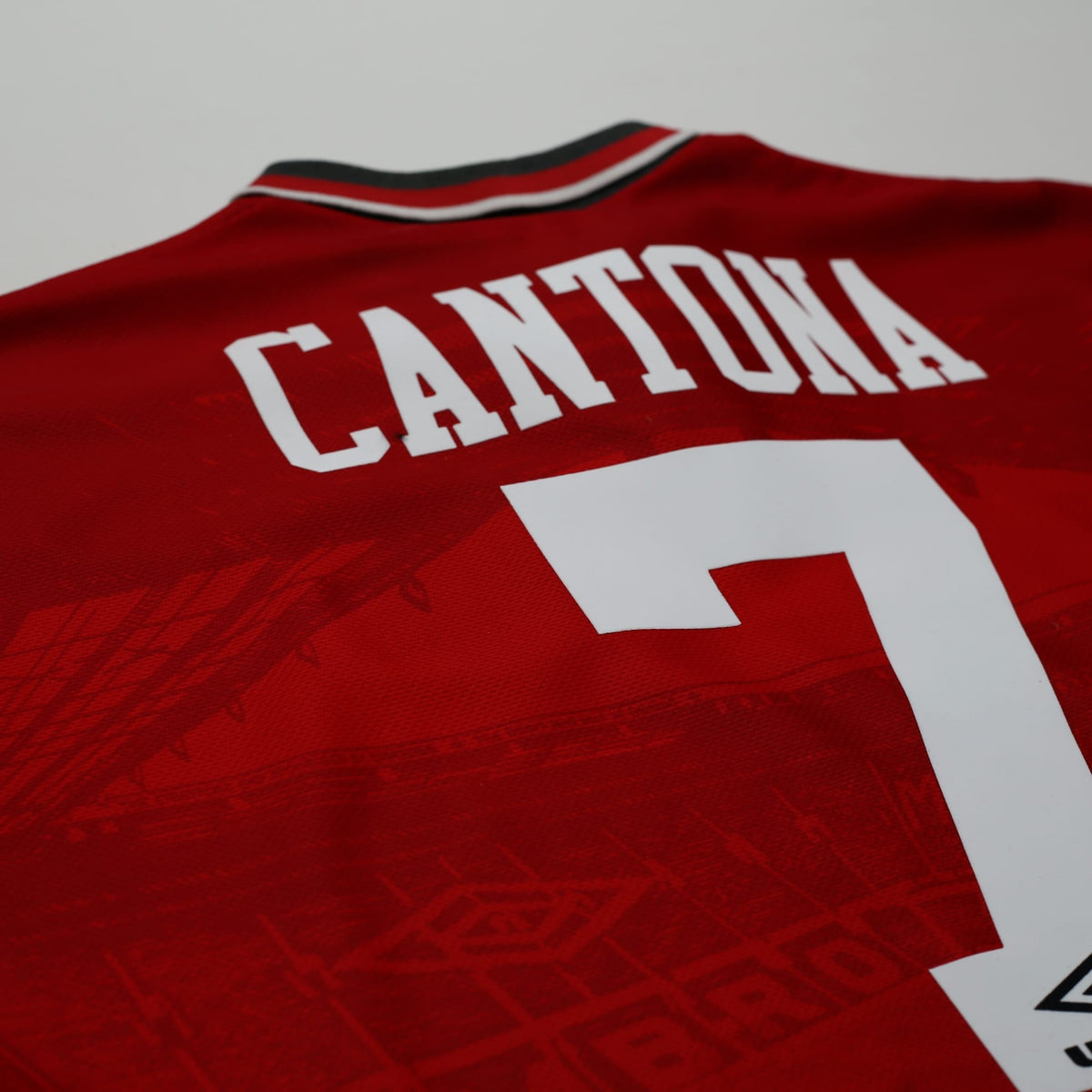 1994/96 Cantona #7 Manchester United Vintage Umbro Football Shirt (L)