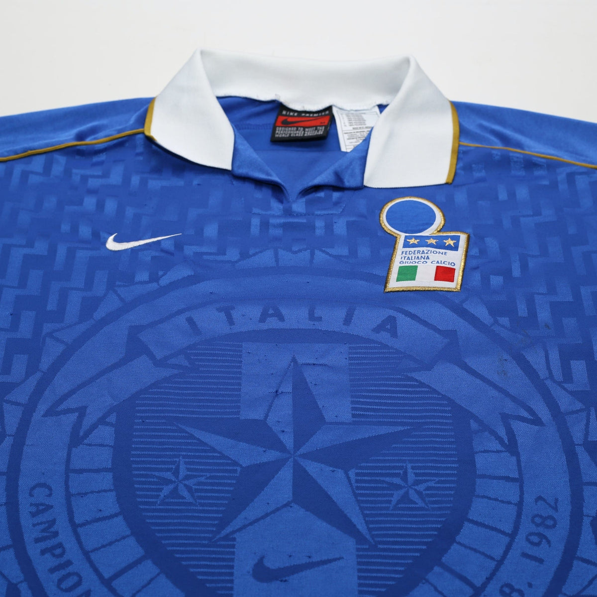 1994/96 Italy Vintage Nike Home Football Shirt (M) EURO 96 Qualifiers