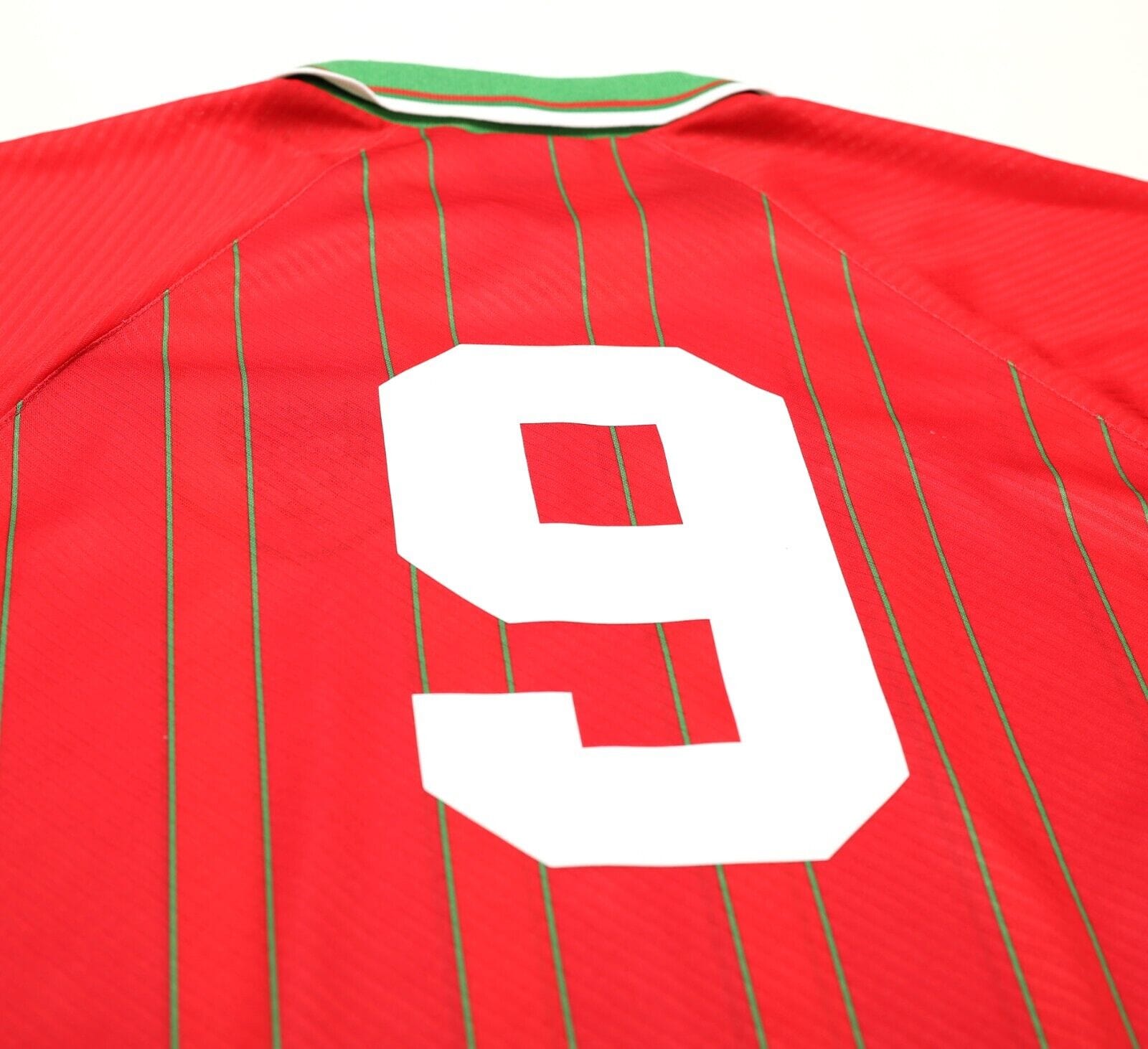 1994/96 RUSH #9 Wales Vintage Umbro Home Football Shirt Jersey (L