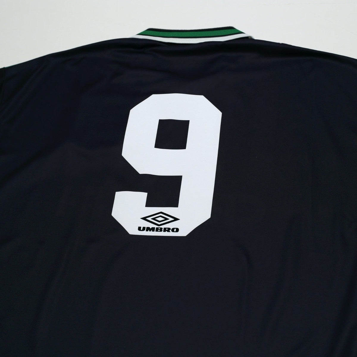 1994/96 Van Hooijdonk #9 Celtic Vintage Umbro Away Football Shirt (L)