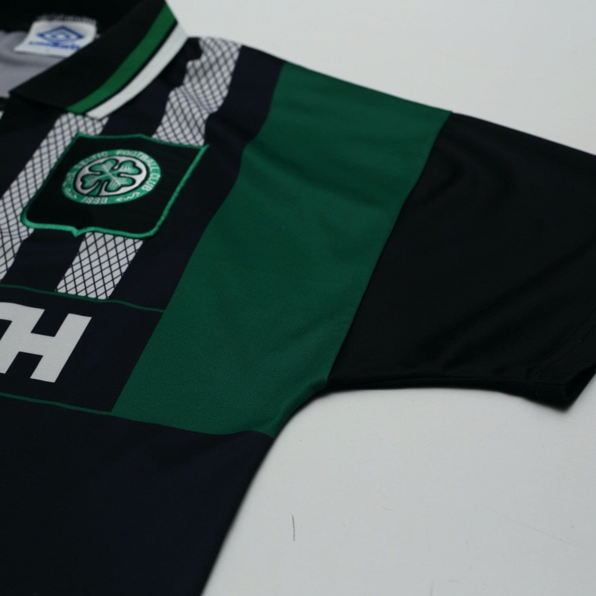 1994/96 Van Hooijdonk #9 Celtic Vintage Umbro Away Football Shirt (L)