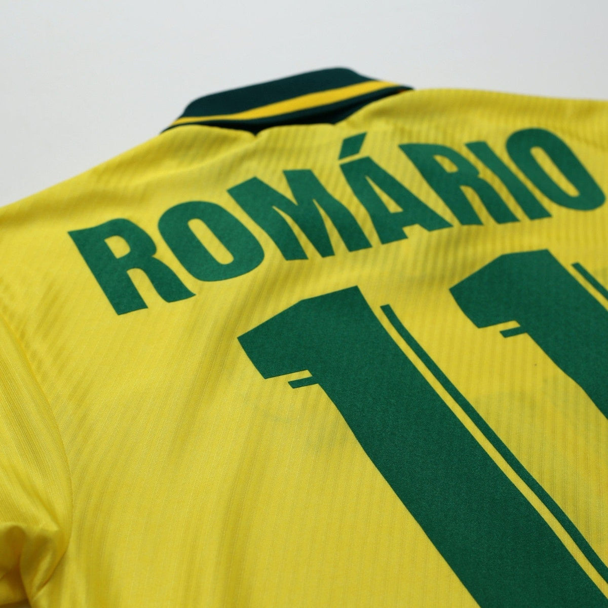 1994/97 Romario #11 Brazil Vintage Umbro Home Football Shirt (M)
