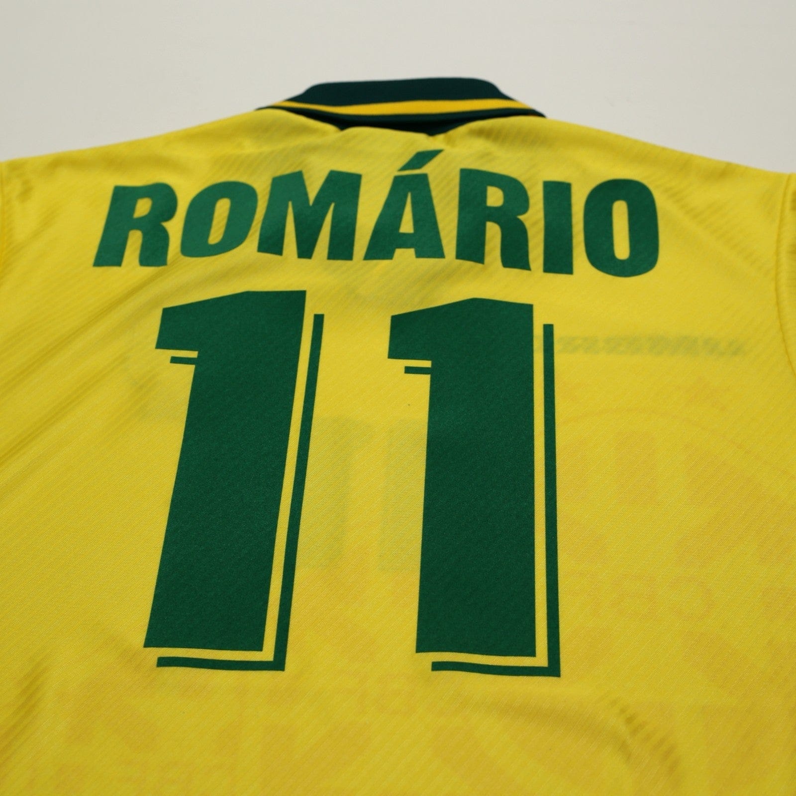 1994/97 Romario #11 Brazil Vintage Umbro Home Football Shirt (M)