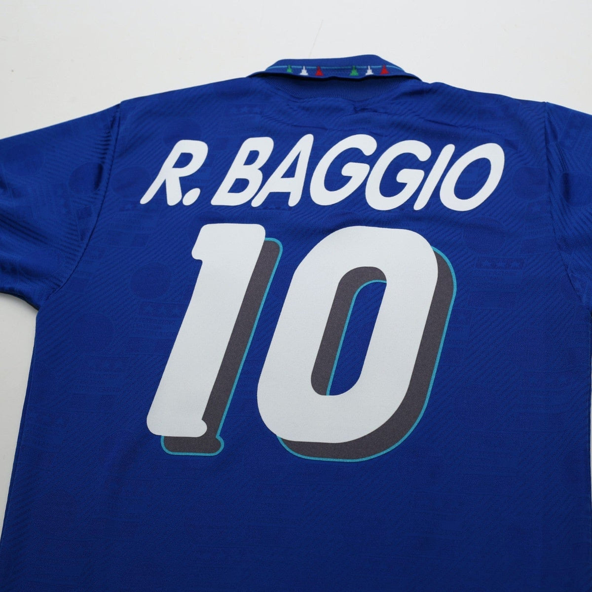 1994 Baggio #10 Italy Vintage Diadora Home Football Shirt (S) USA 94