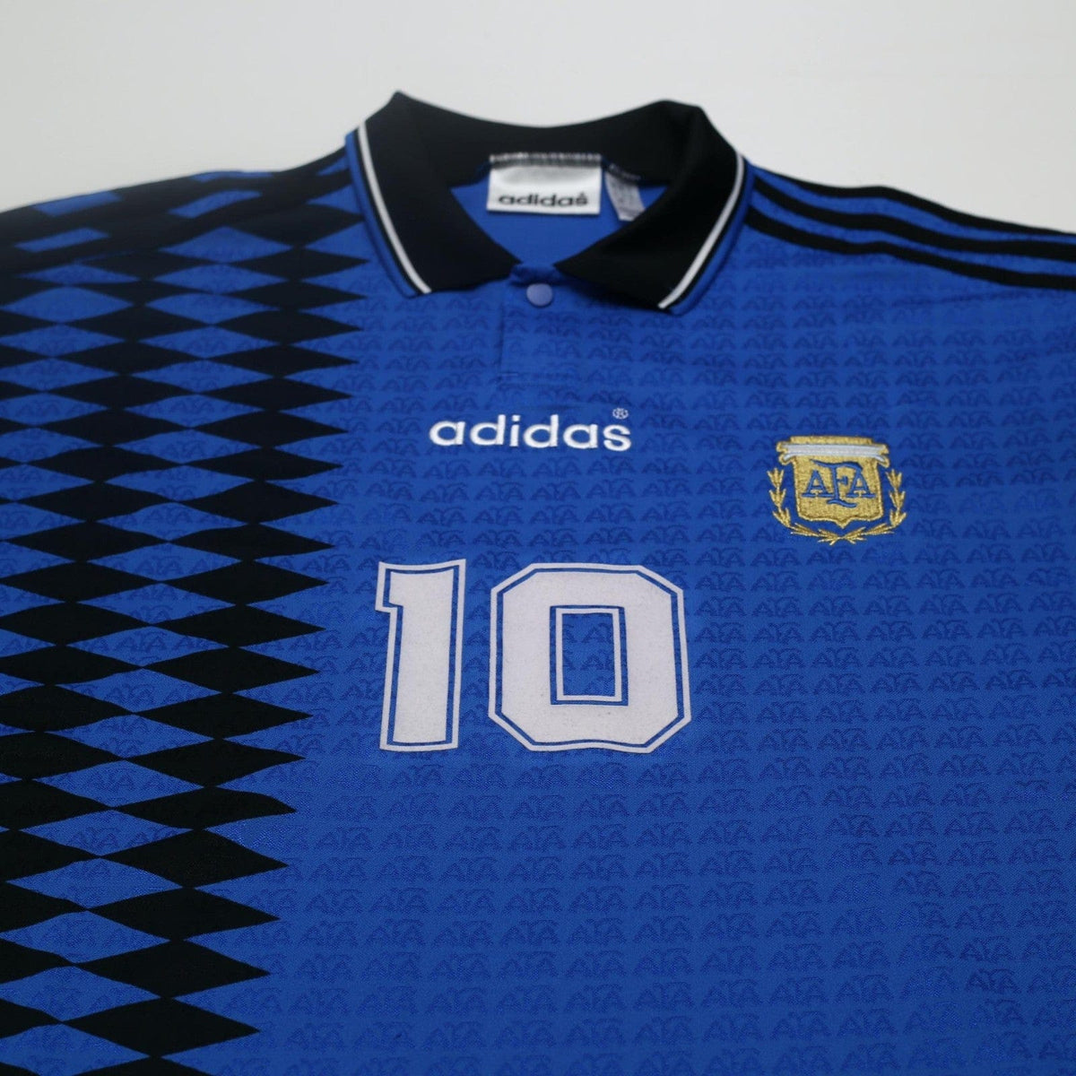 1994 Maradona #10 Argentina Retro adidas Originals Away Football Shirt (M)