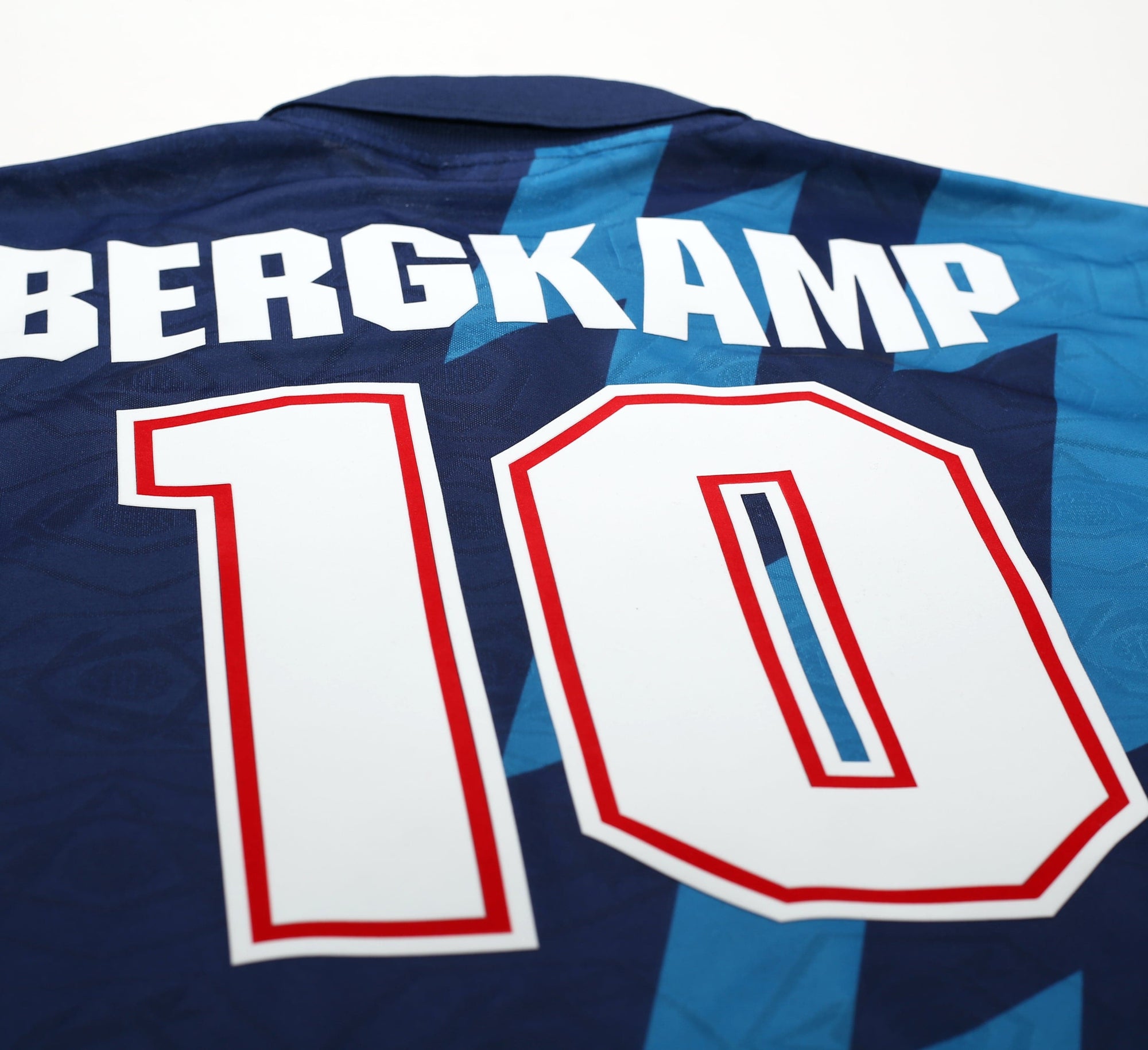 1995/96 BERGKAMP #10 Arsenal Nike Away Football Shirt (L)