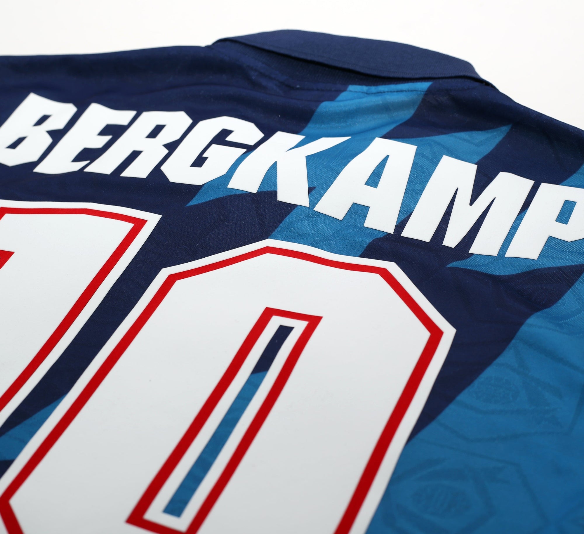 1995/96 BERGKAMP #10 Arsenal Nike Away Football Shirt (L)