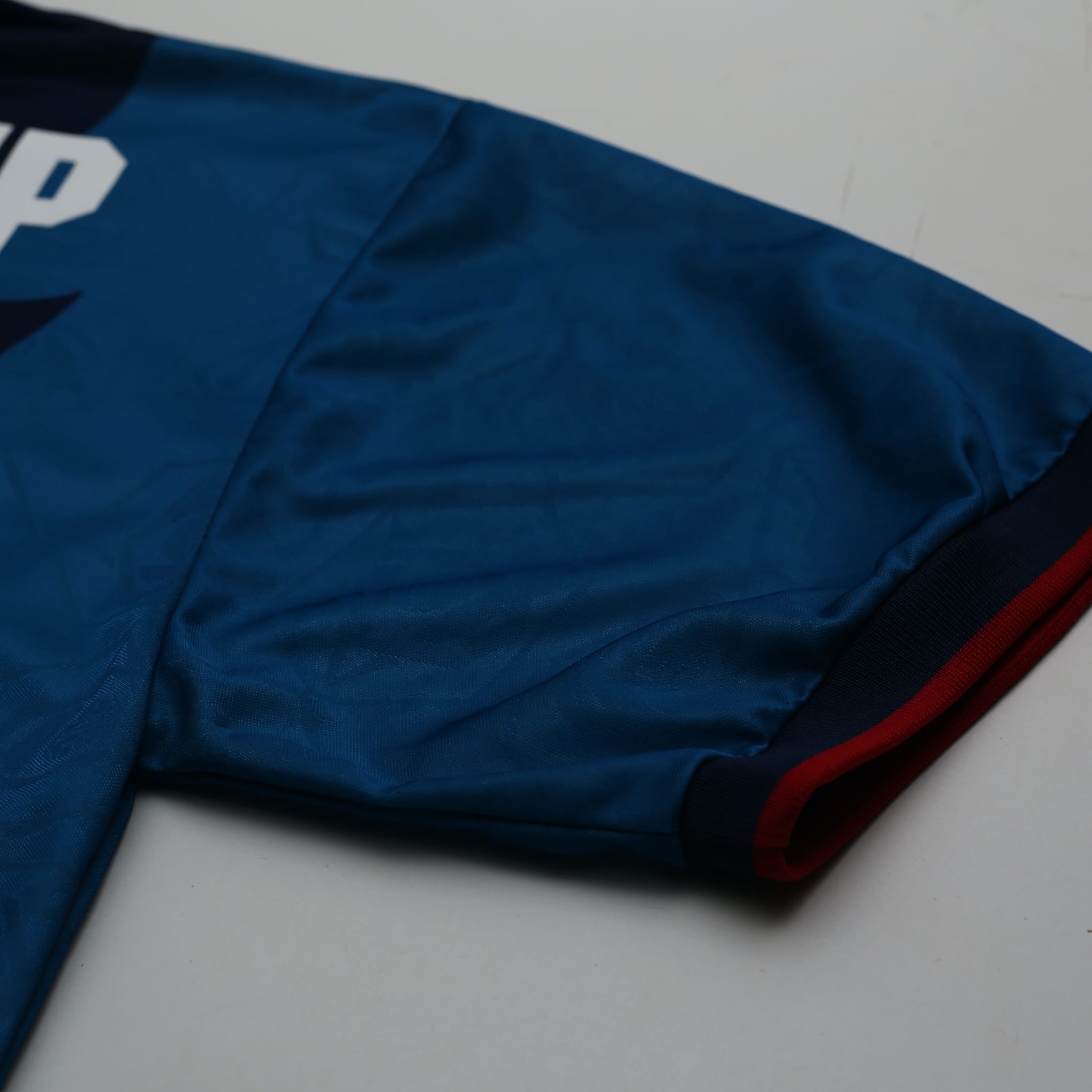 1995/96 Bergkamp #10 Arsenal Vintage Nike Away Football Shirt (XL)