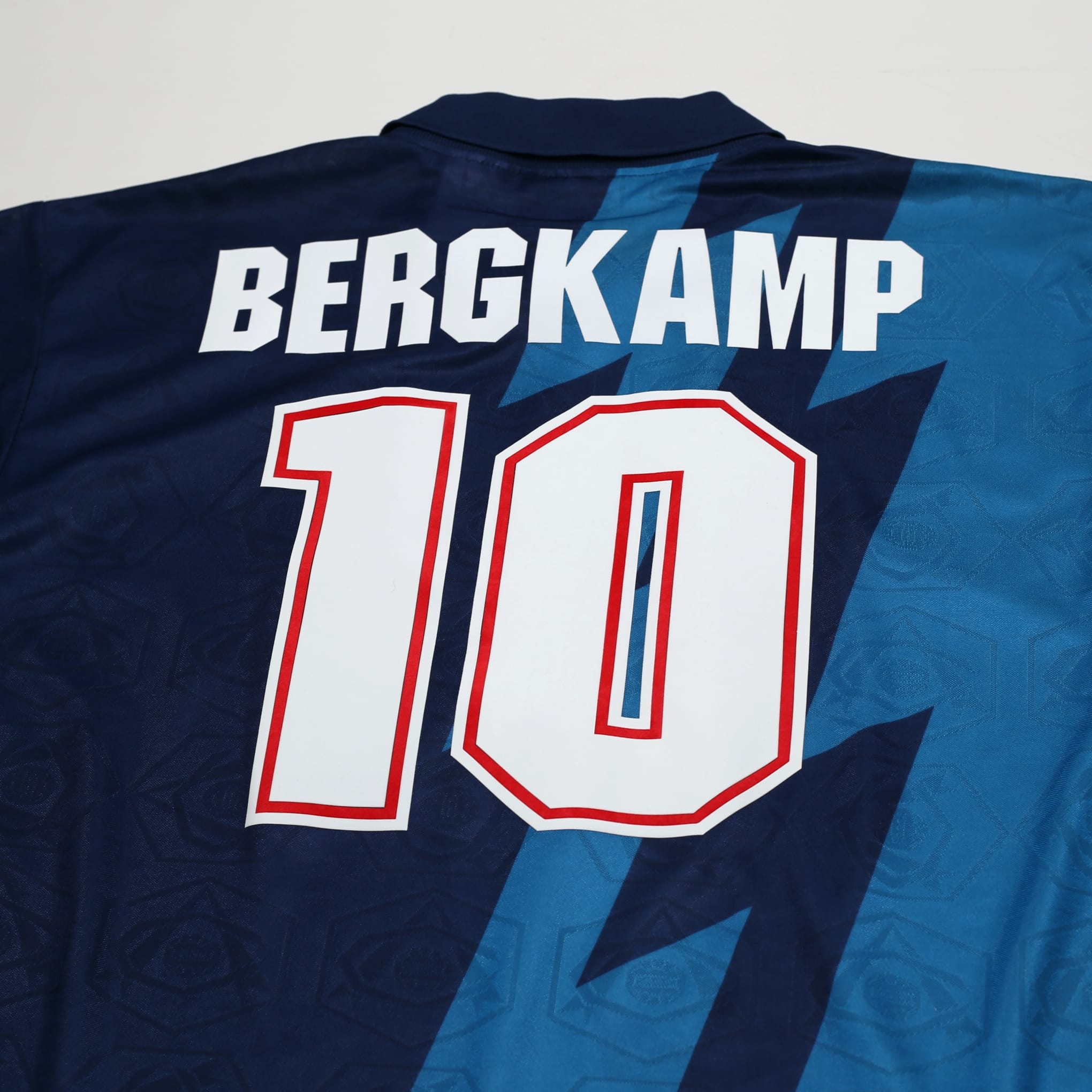 1995/96 Bergkamp #10 Arsenal Vintage Nike Away Football Shirt (XL)