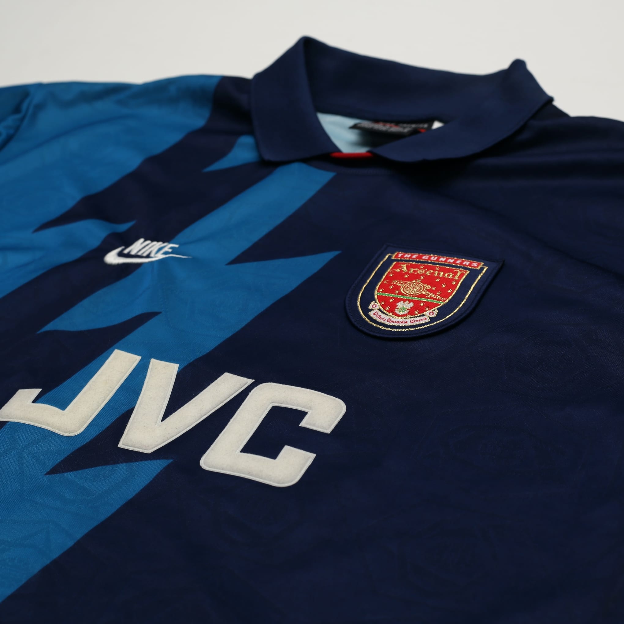 1995/96 Bergkamp #10 Arsenal Vintage Nike Away Football Shirt (XL)