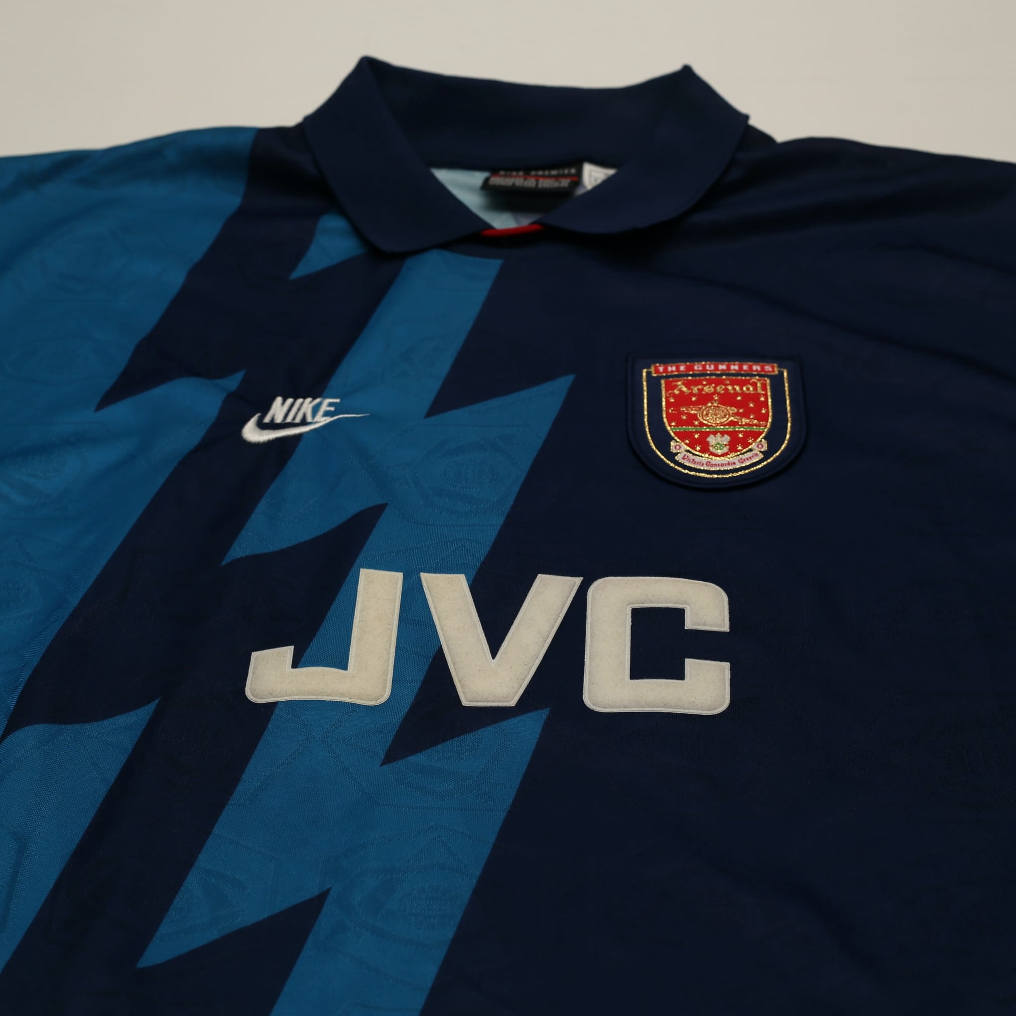 1995/96 Bergkamp #10 Arsenal Vintage Nike Away Football Shirt (XL)