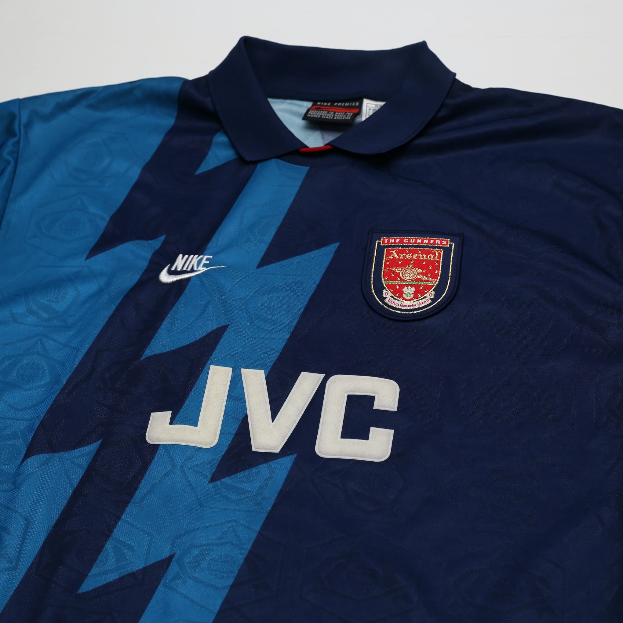 1995/96 Bergkamp #10 Arsenal Vintage Nike Away Football Shirt (XL)