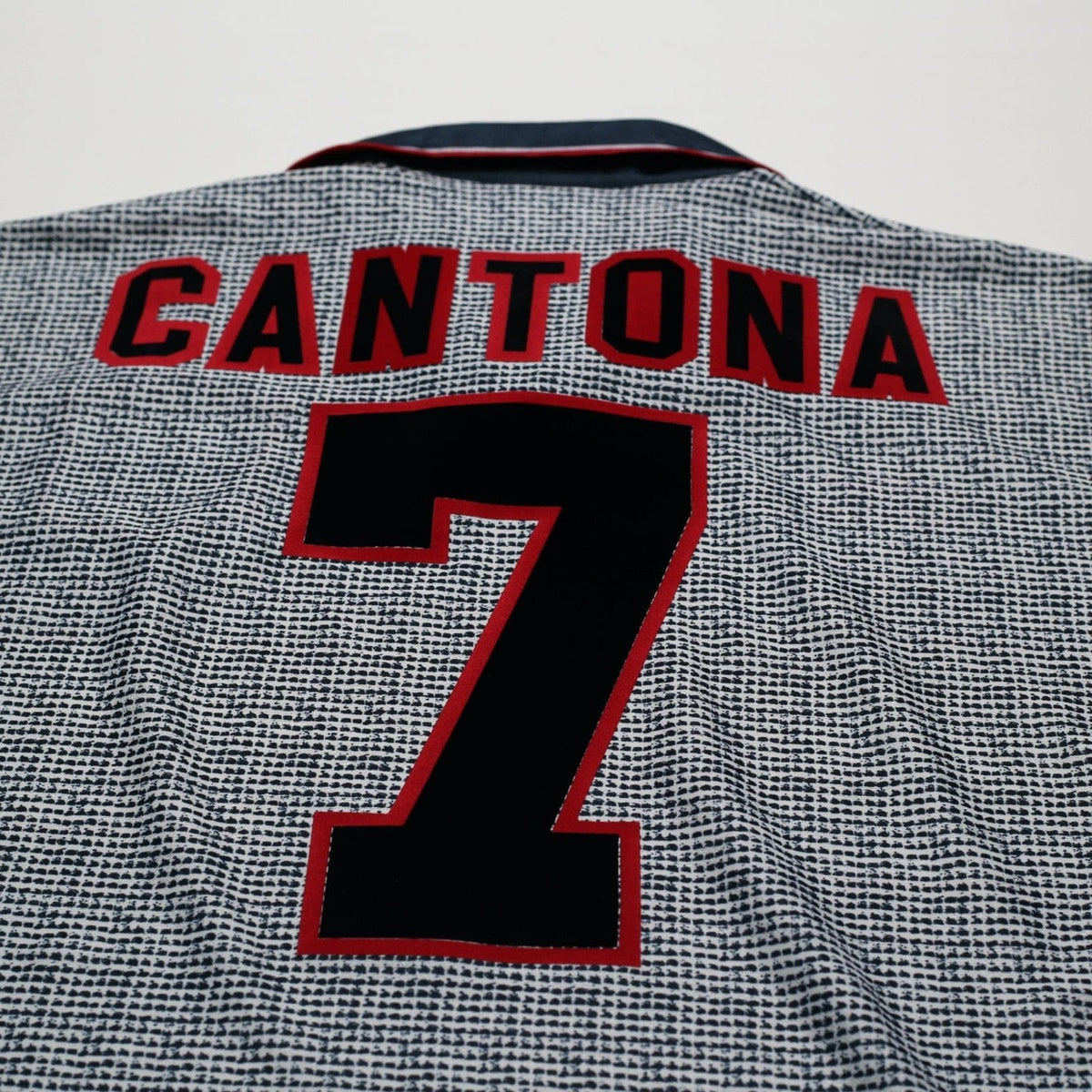 1995/96 Cantona #7 Manchester United Vintage Umbro Away Football Shirt (M)