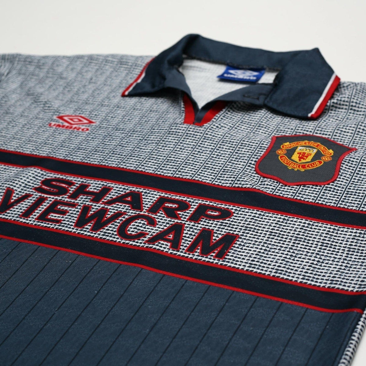 1995/96 Cantona #7 Manchester United Vintage Umbro Away Football Shirt (M)