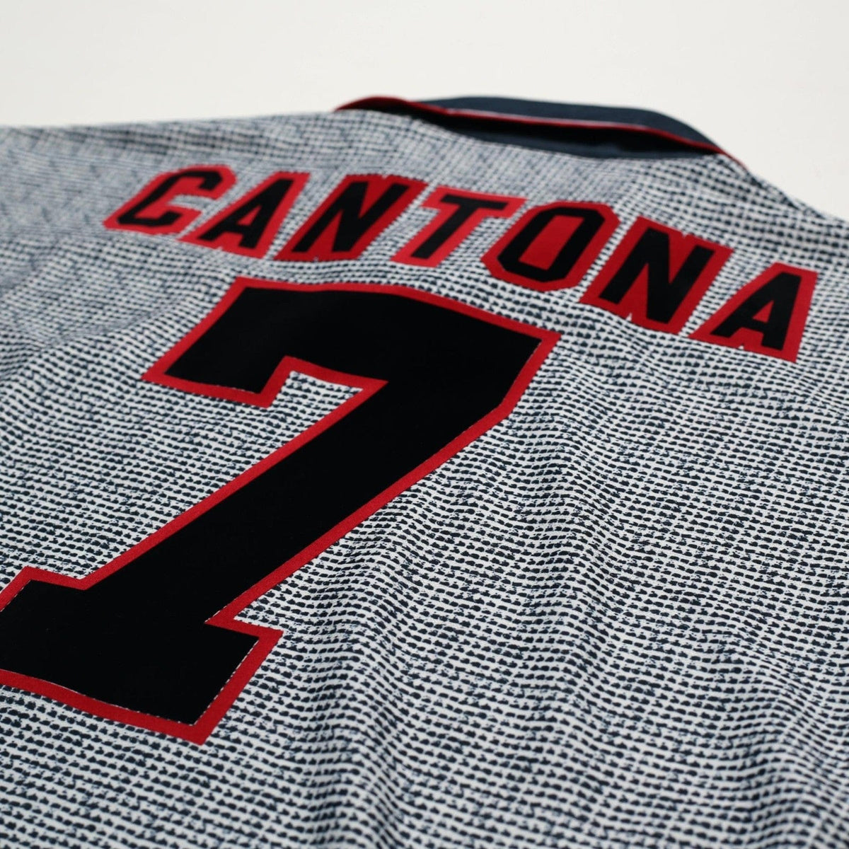 1995/96 Cantona #7 Manchester United Vintage Umbro Away Football Shirt (M)