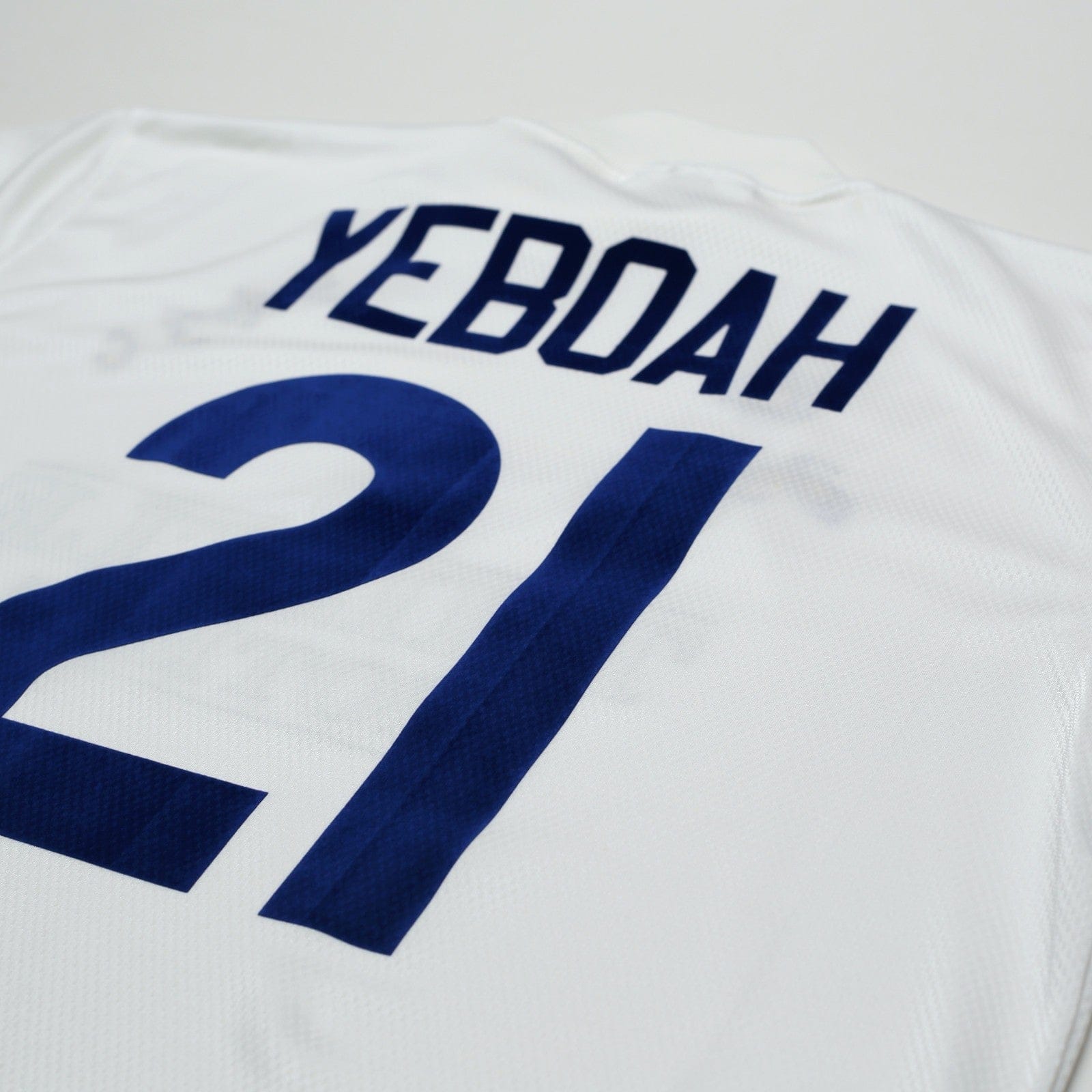 1995/96 Yeboah #21 Leeds United Vintage Asics Home Football Shirt (L)