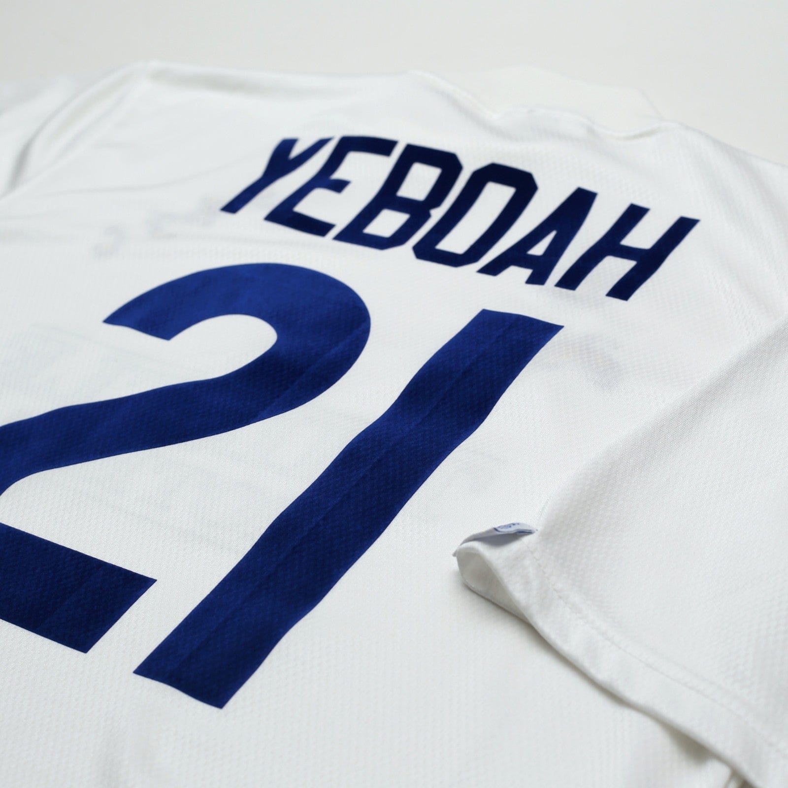 1995/96 Yeboah #21 Leeds United Vintage Asics Home Football Shirt (L)