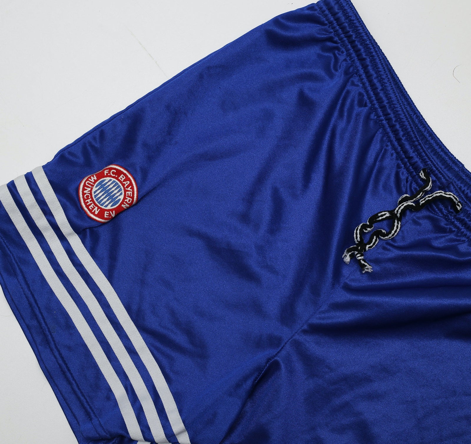 1995/97 BAYERN MUNICH Vintage adidas Football Shorts (M/L) 34"