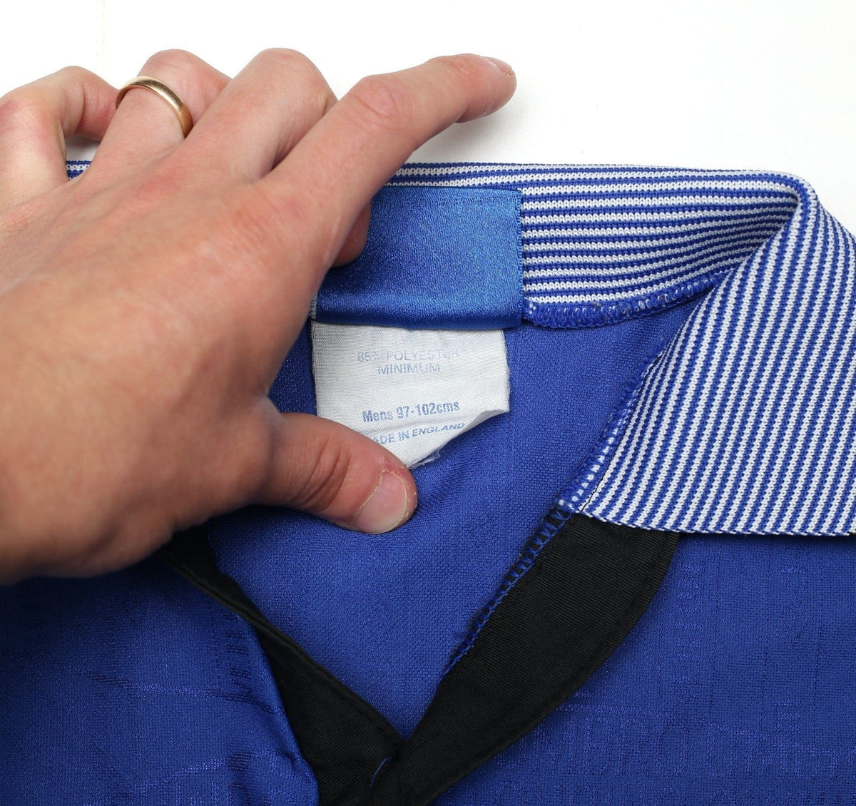 1995/97 FERGUSON #9 Everton Vintage Umbro Home Football Shirt (M)