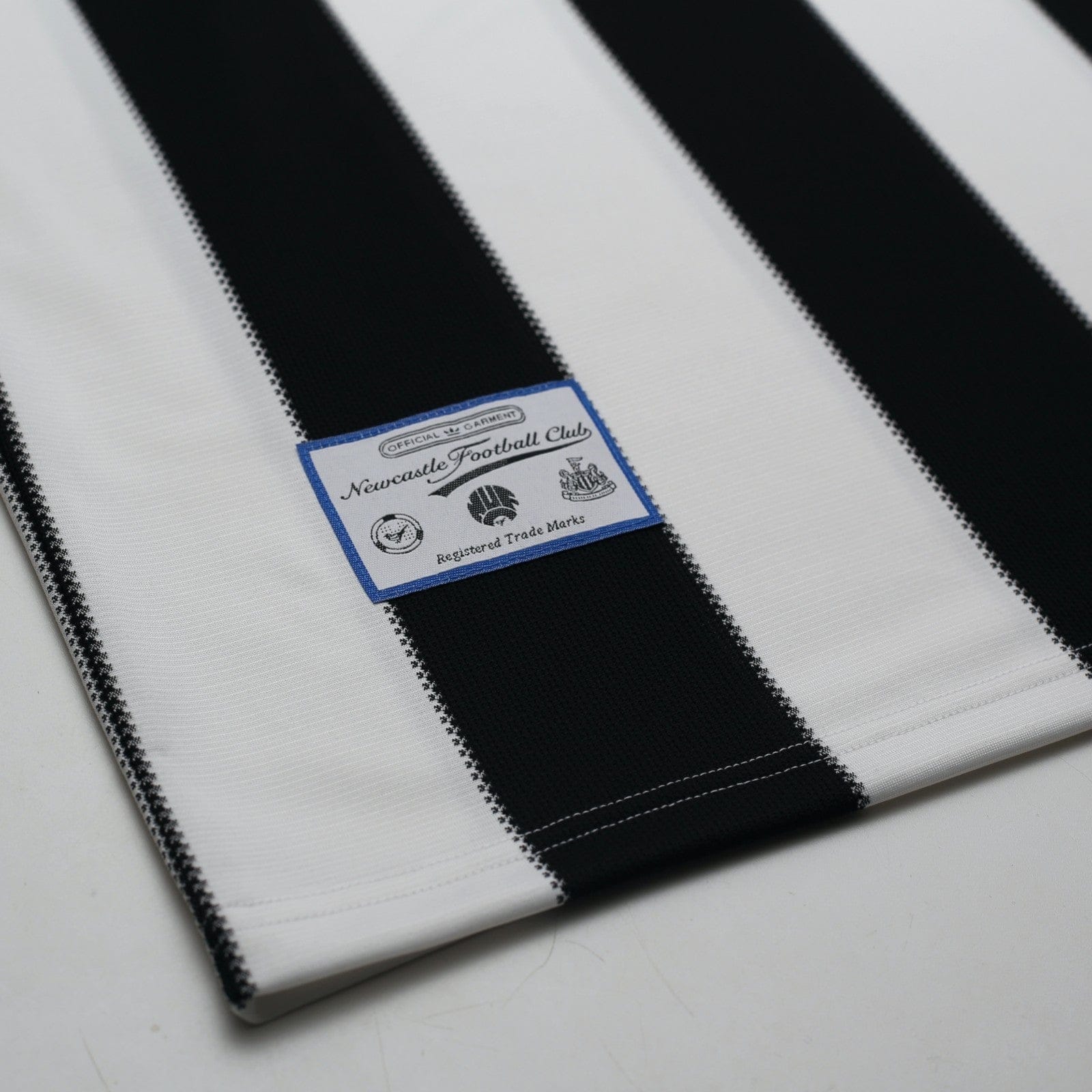 1995/97 Ginola #14 Newcastle United Retro adidas Football Shirt (XL)
