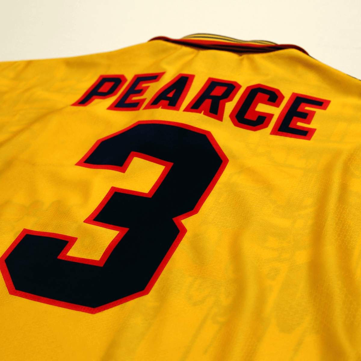 1995/97 Pearce #3 Nottingham Forest Vintage Away Football Shirt (L)