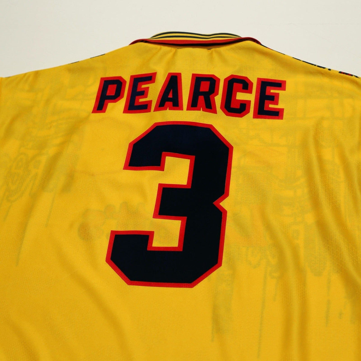 1995/97 Pearce #3 Nottingham Forest Vintage Away Football Shirt (L)