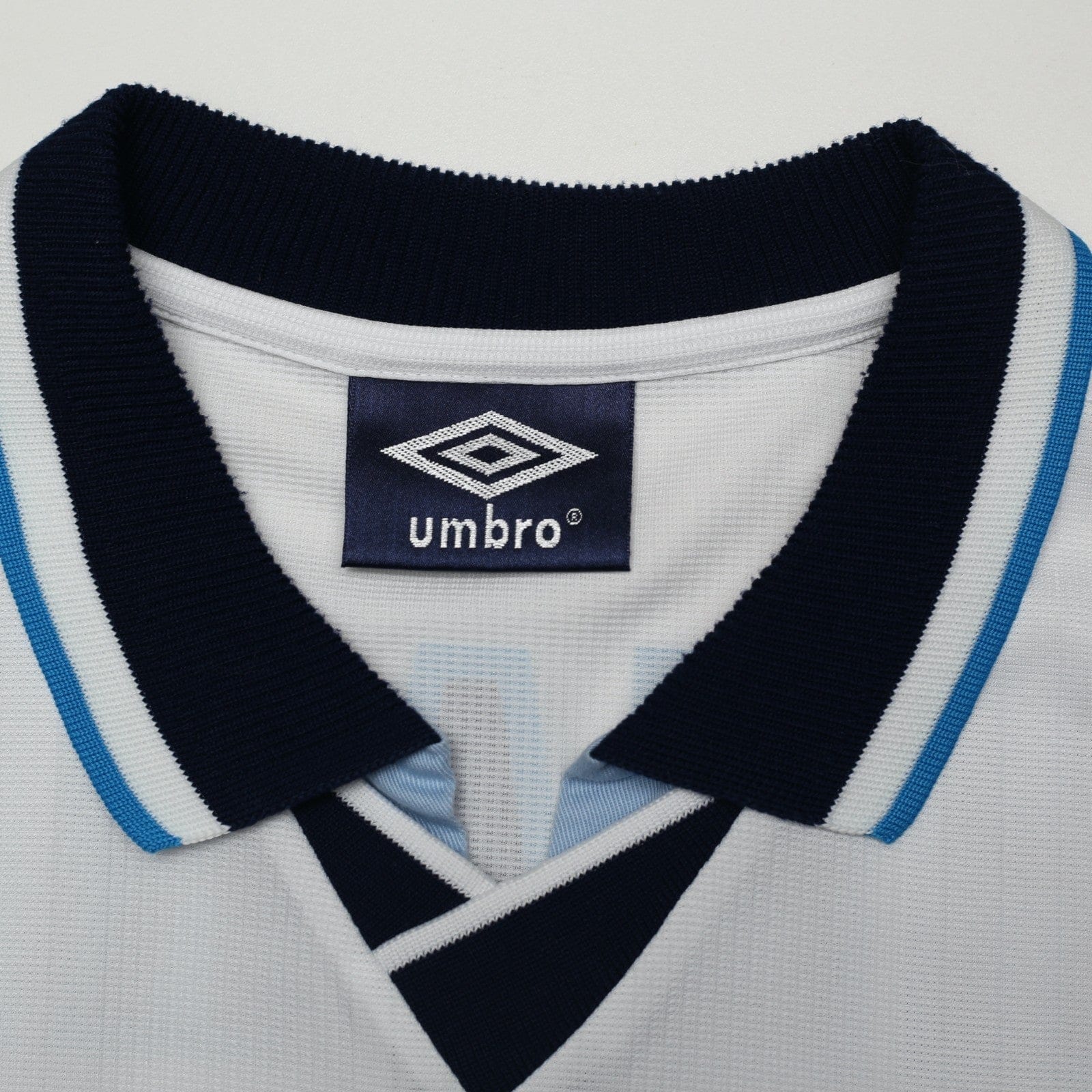 Authentic 1995/97 Shearer #9 England Retro Umbro Football Shirt