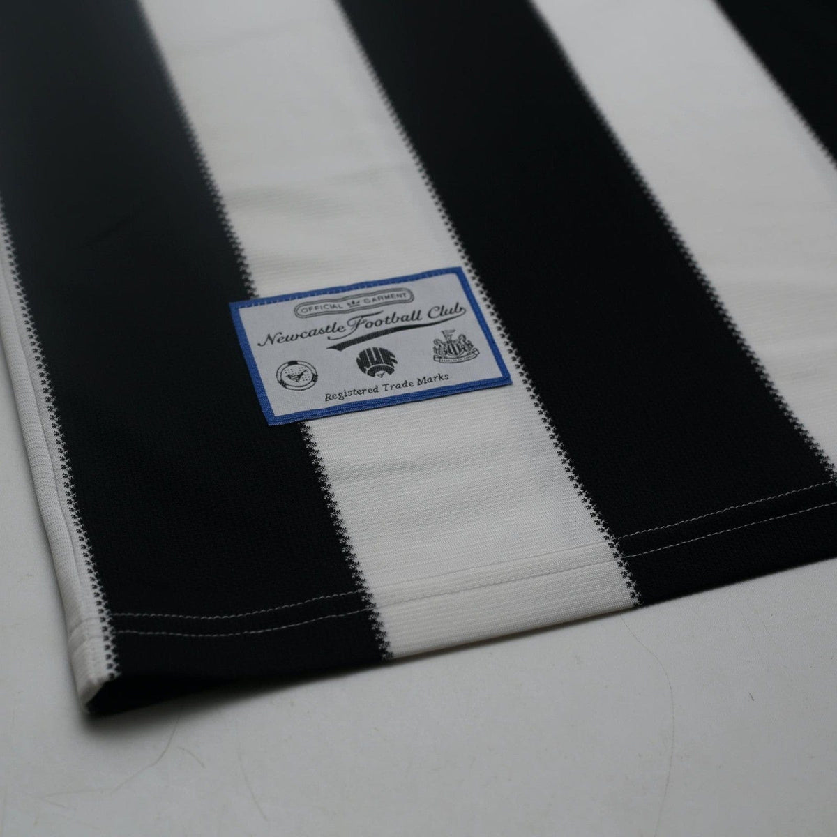 1995/97 Shearer #9 Newcastle United Retro adidas Football Shirt (S) BNWT