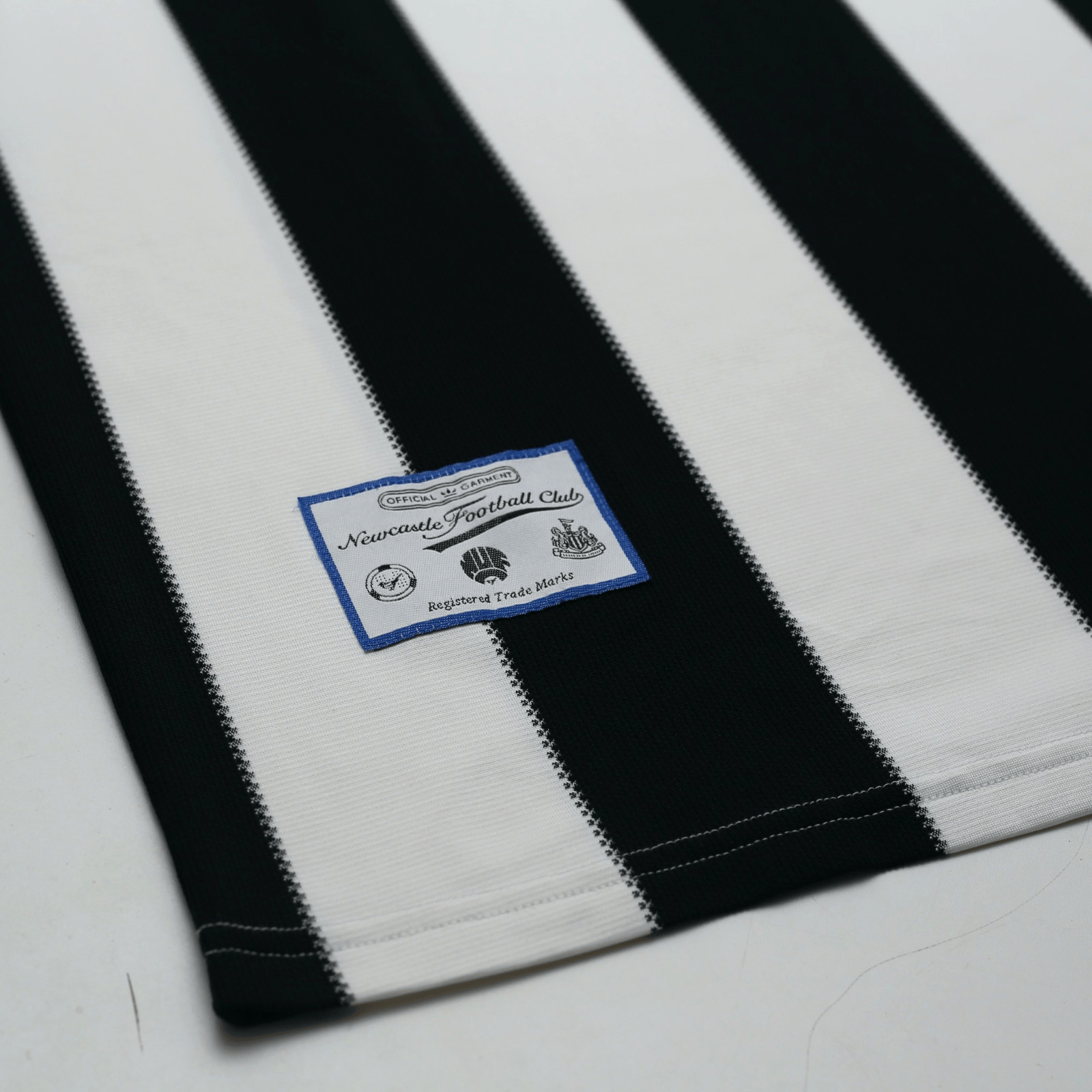 1995/97 Shearer #9 Newcastle United Retro adidas Football Shirt (XXL)