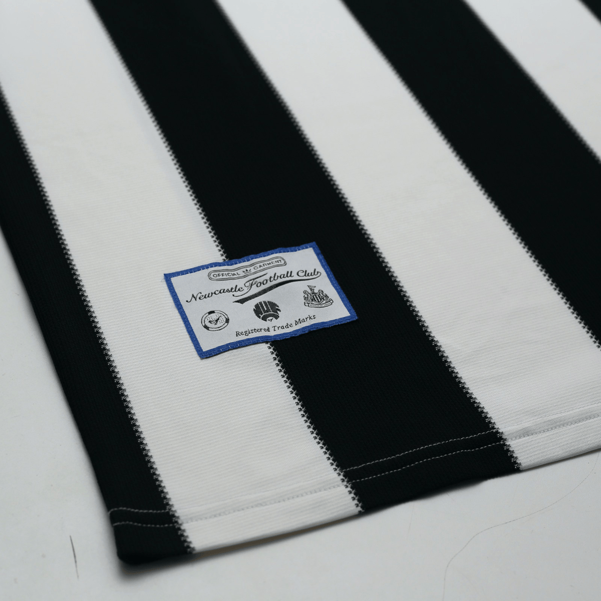 1995/97 Shearer #9 Newcastle United Retro adidas Football Shirt (XXL)