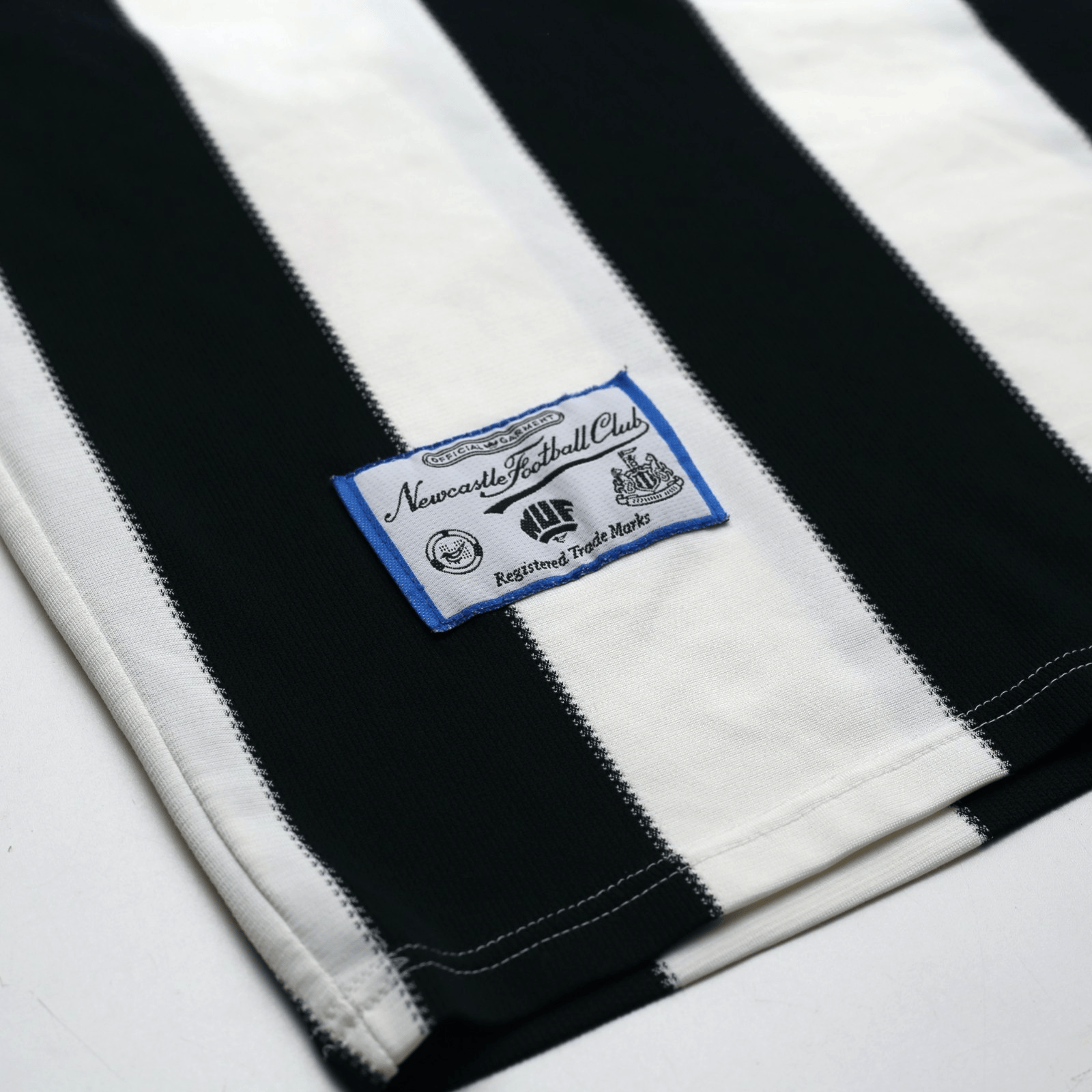 1995/97 Shearer #9 Newcastle United Vintage adidas Football Shirt (M)