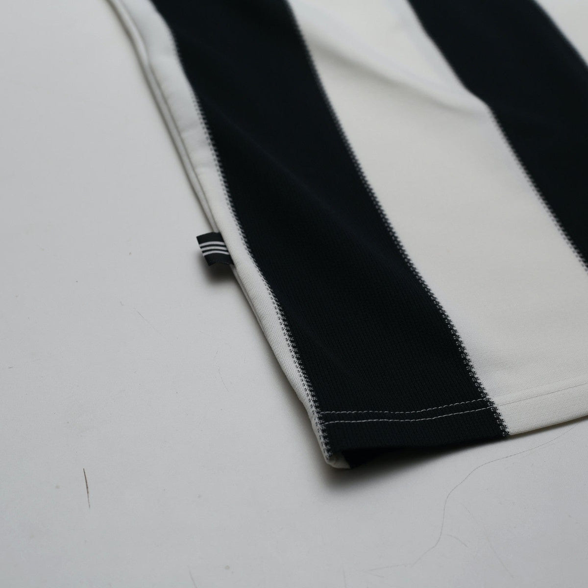 1995/97 Shearer #9 Newcastle United Vintage adidas Football Shirt (M)