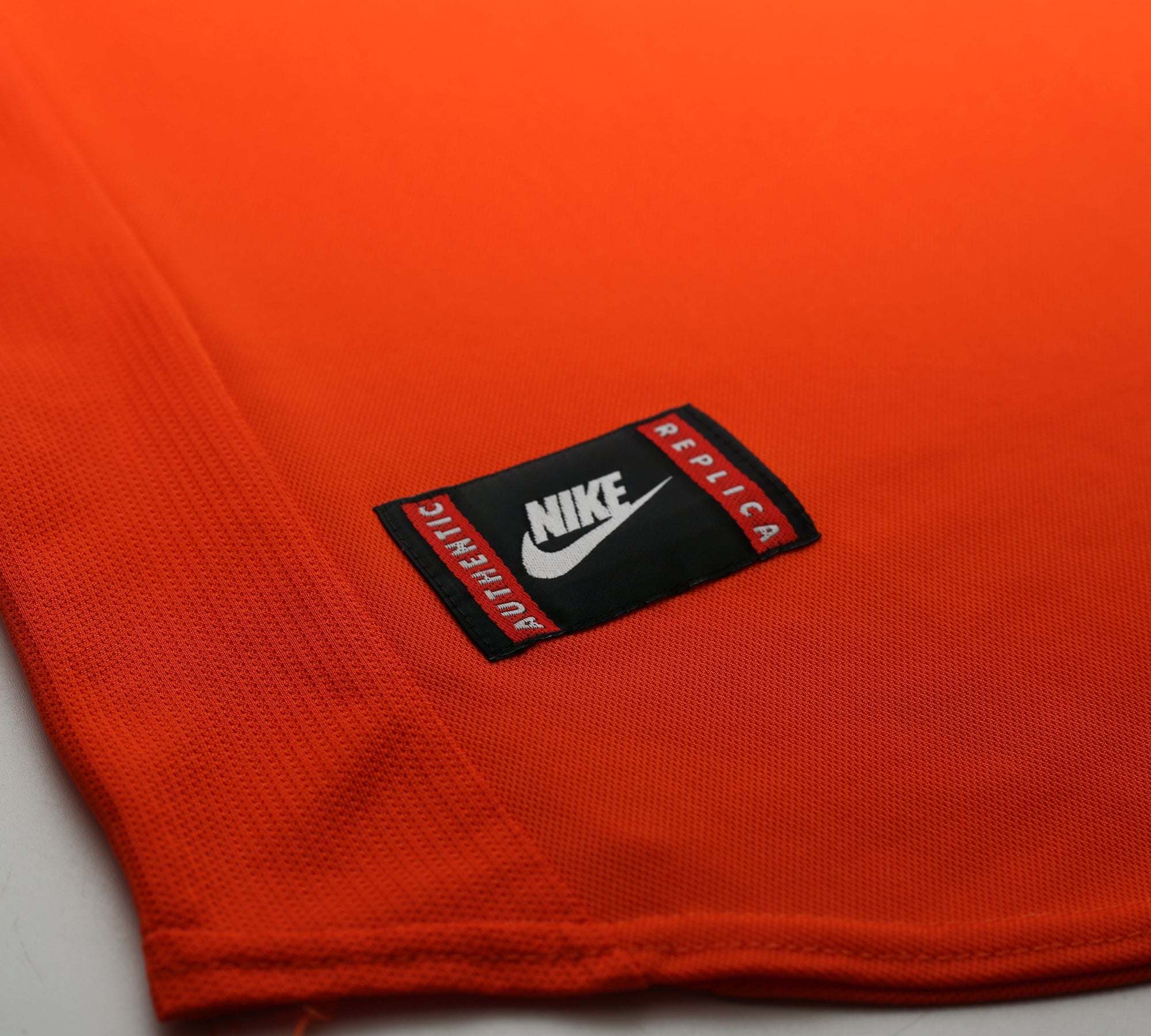 1996/97 BERGKAMP #8 Holland Vintage Nike Home Football Shirt (M) Arsenal