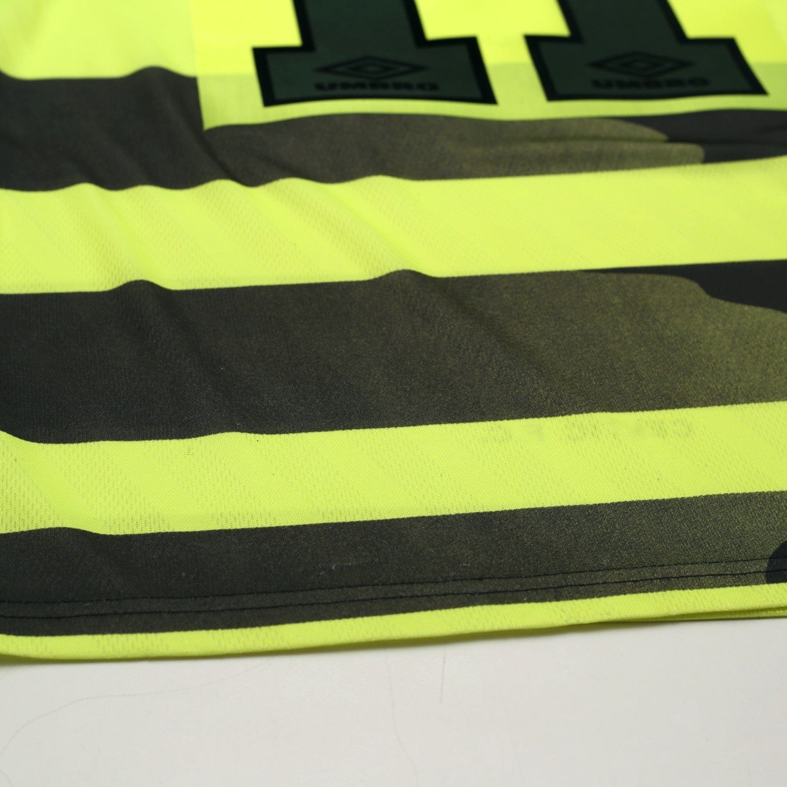 1996/97 Cadete #11 Celtic Vintage Umbro Away Football Shirt (M)